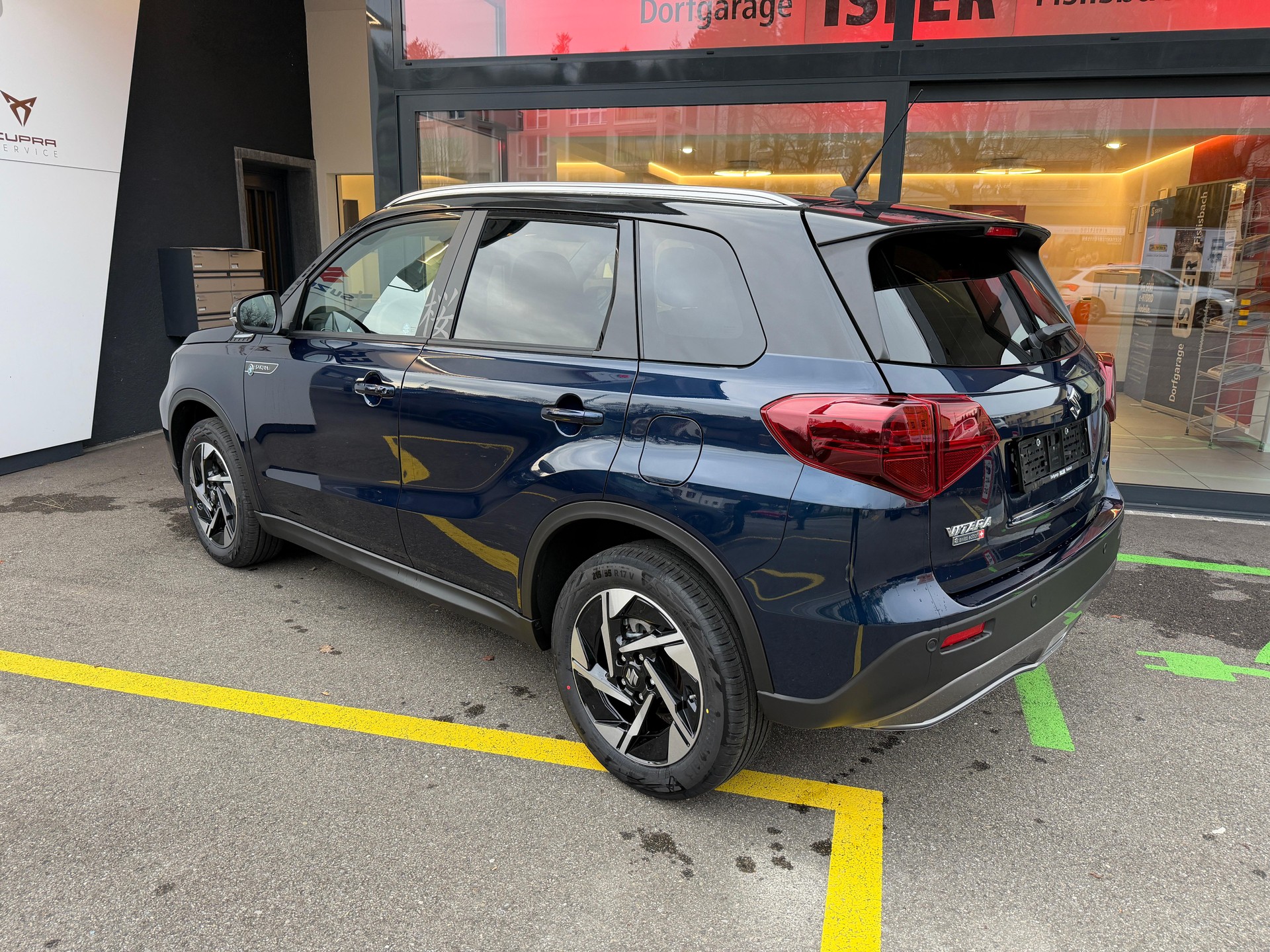 SUZUKI Vitara 1.4 T Sakura Top Hybrid 4x4-image-3