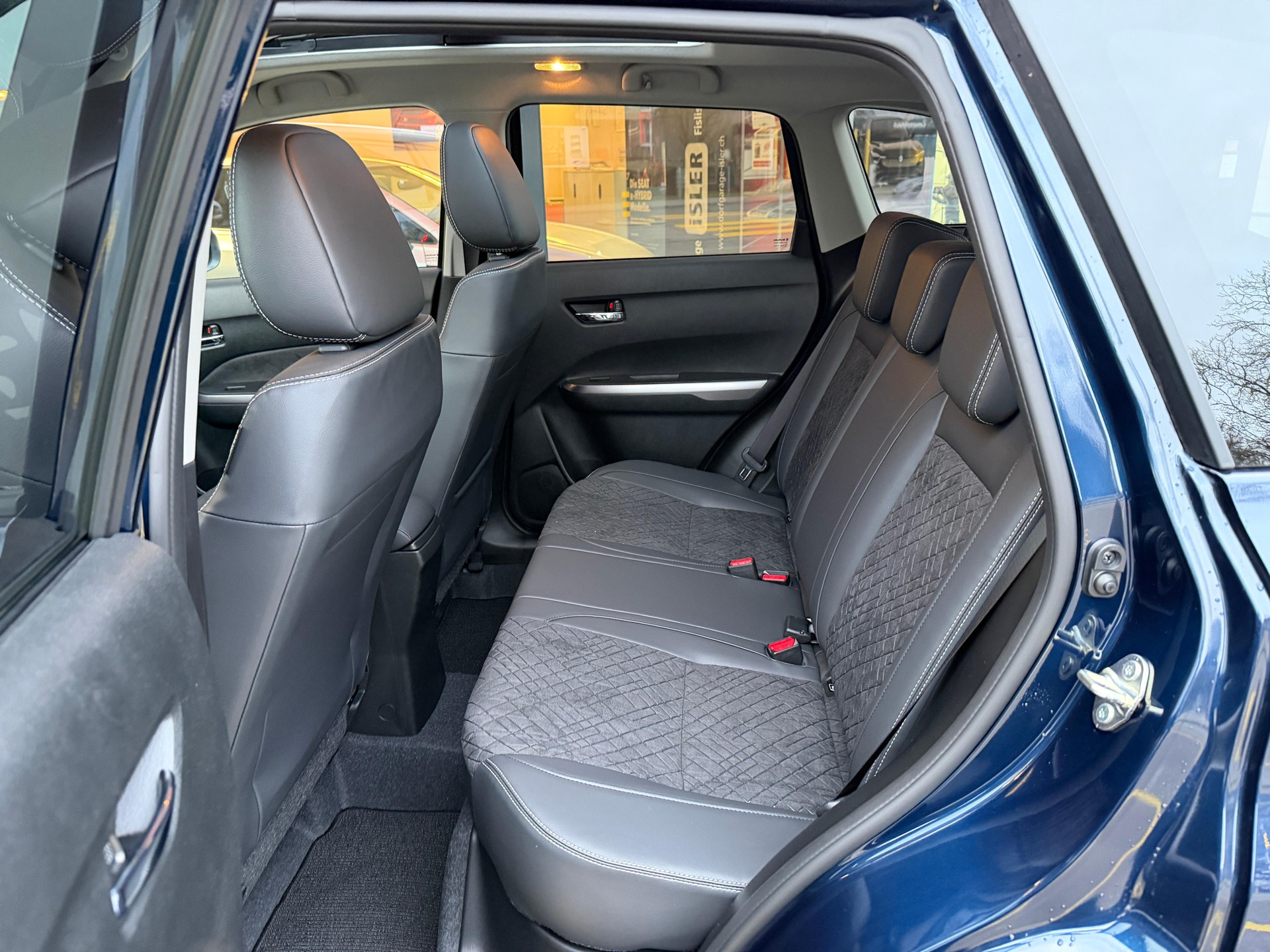 SUZUKI Vitara 1.4 T Sakura Top Hybrid 4x4-image-7