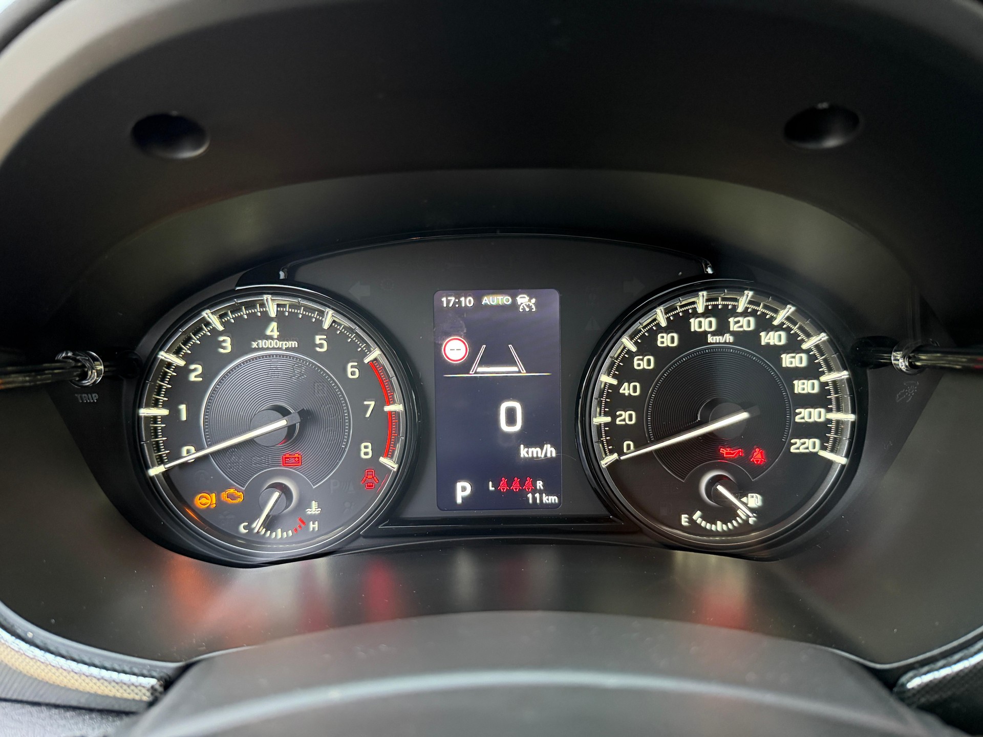 SUZUKI Vitara 1.4 T Sakura Top Hybrid 4x4-image-12