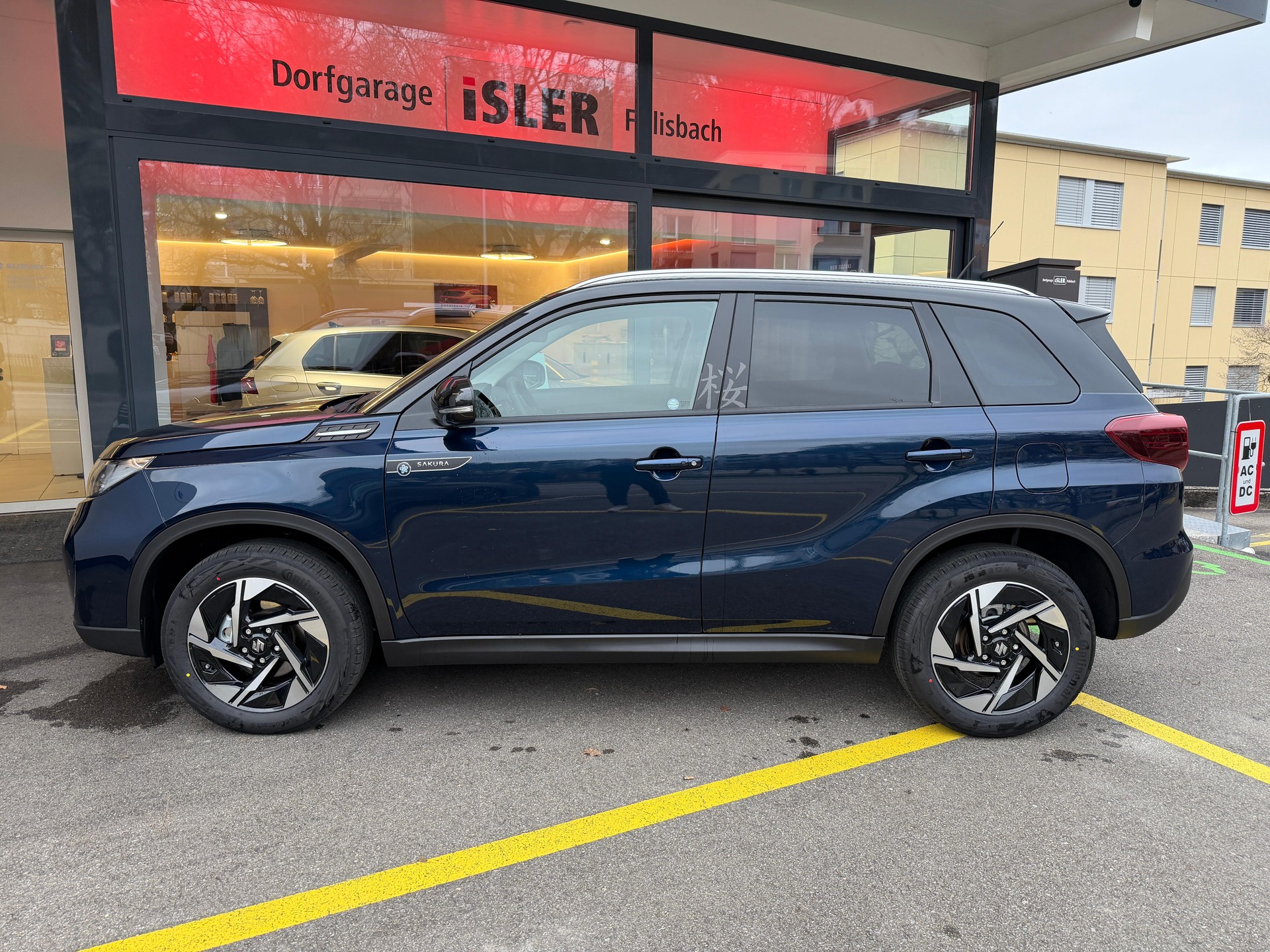 SUZUKI Vitara 1.4 T Sakura Top Hybrid 4x4-image-4