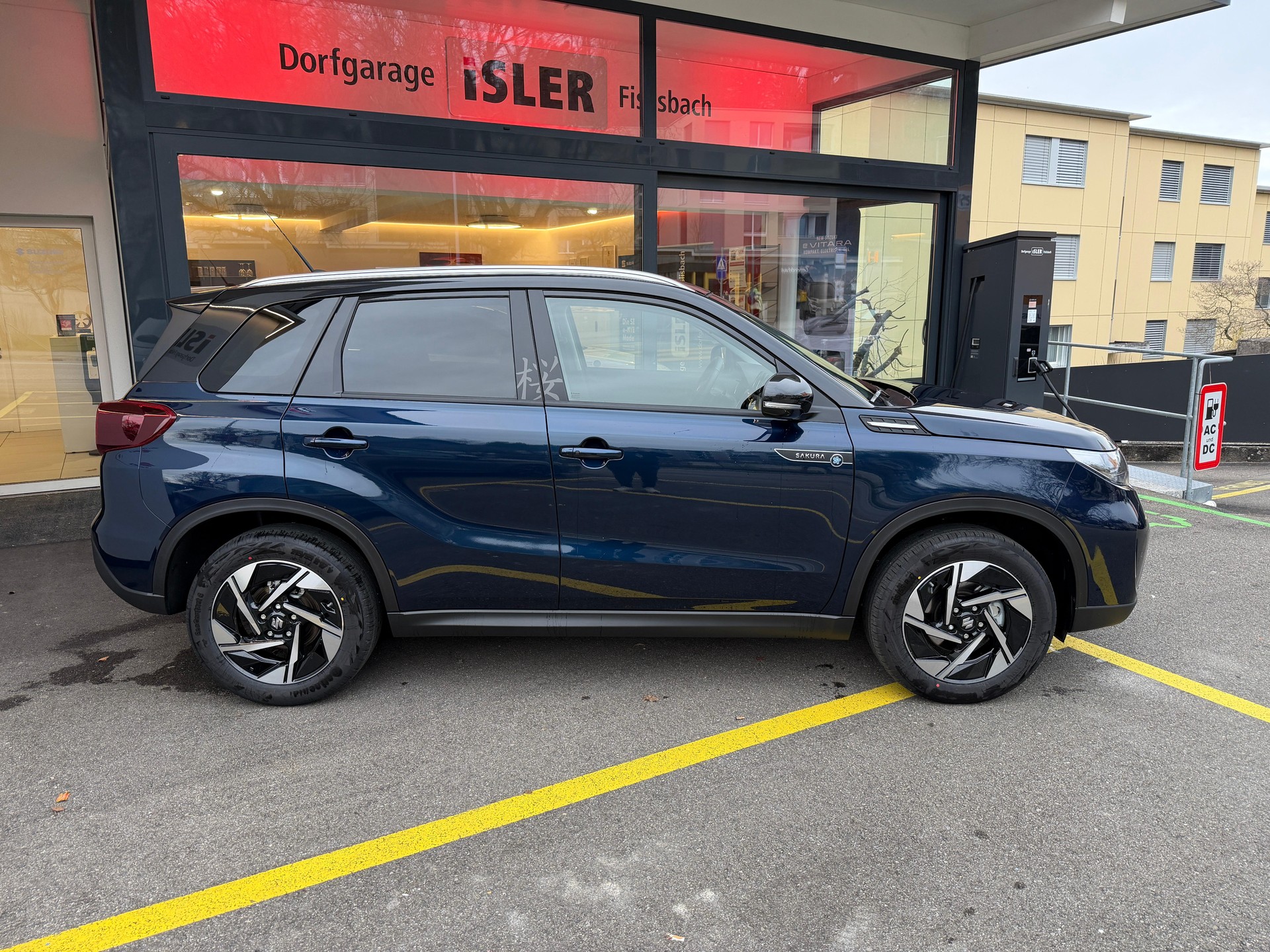 SUZUKI Vitara 1.4 T Sakura Top Hybrid 4x4-image-1