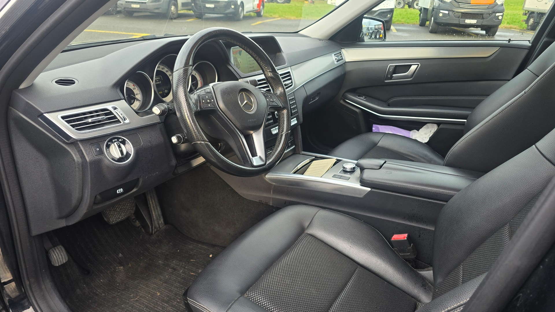MERCEDES-BENZ E 250 BlueTEC 4Matic 7G-Tronic-image-11