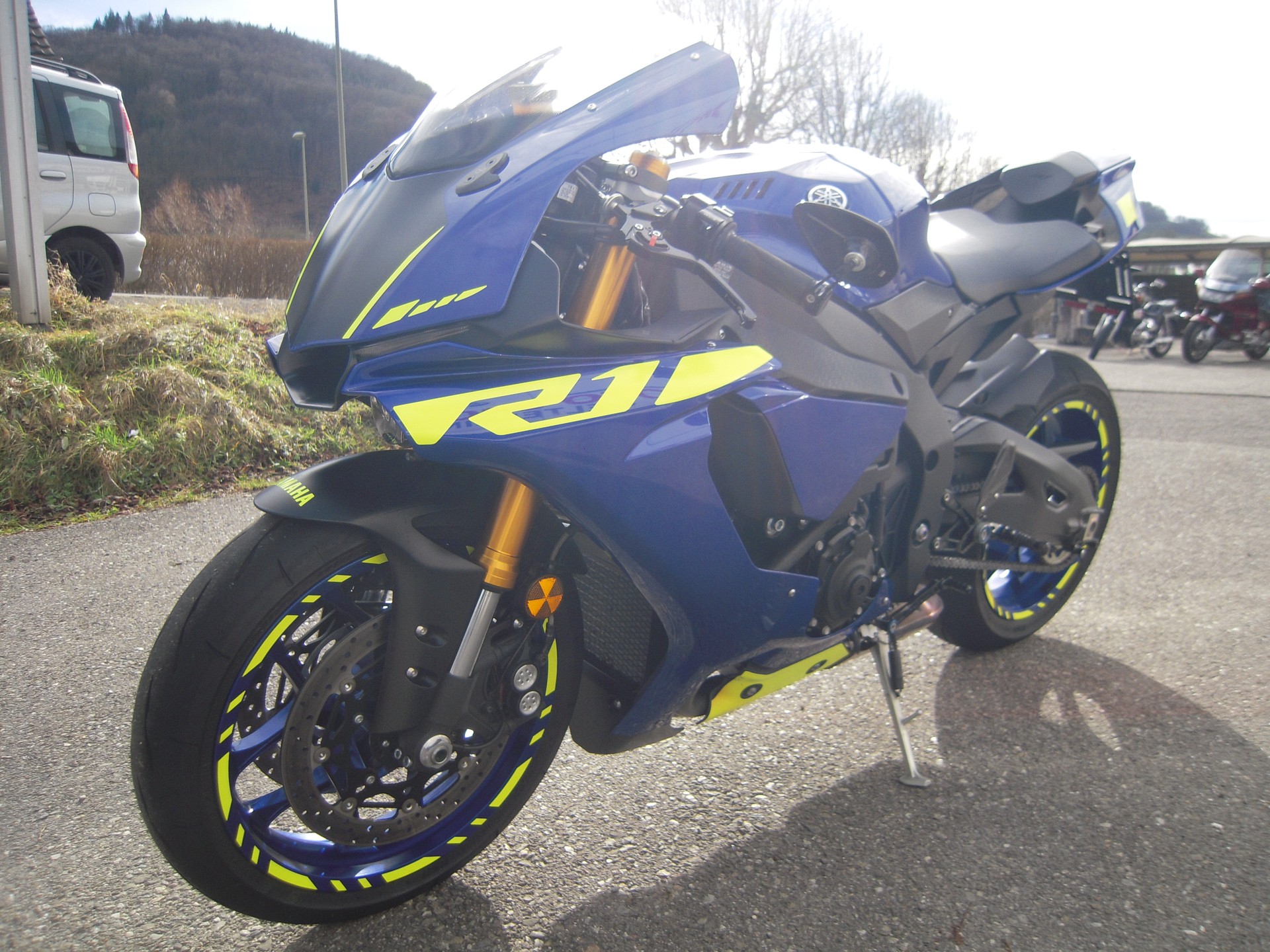 YAMAHA YZF-R1 ABS-image-2