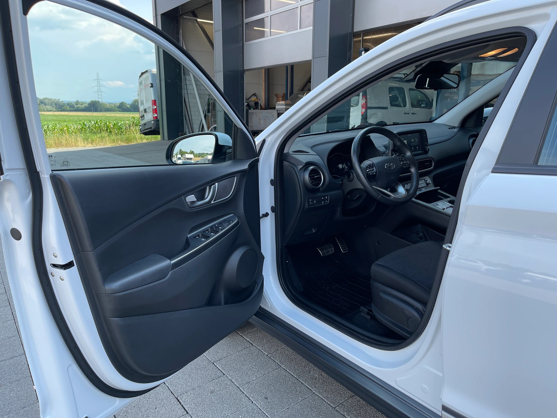 HYUNDAI Kona EV Pica-image-6