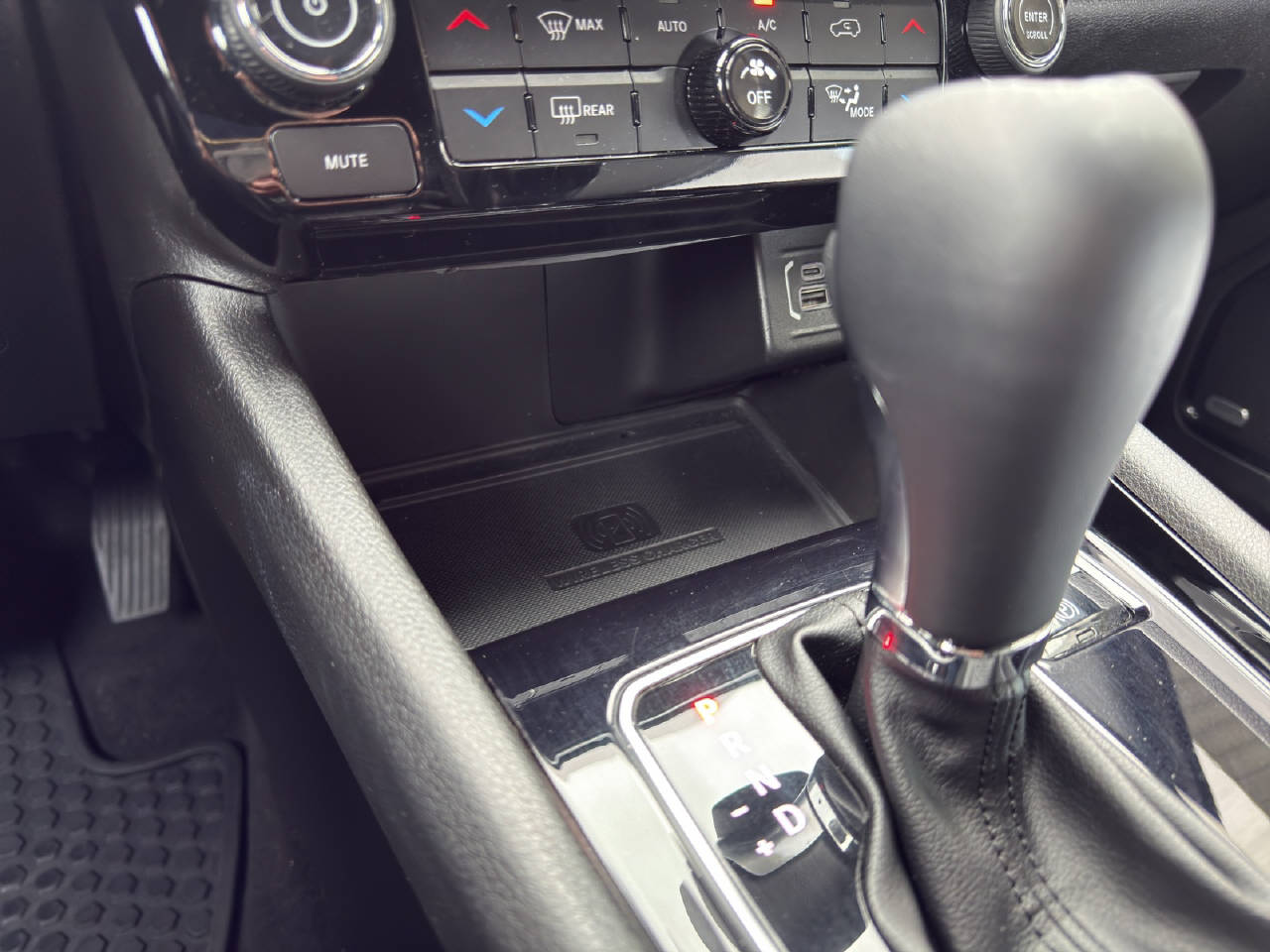 JEEP Compass 1.3 Turbo S inkl. Schiebedach-image-13