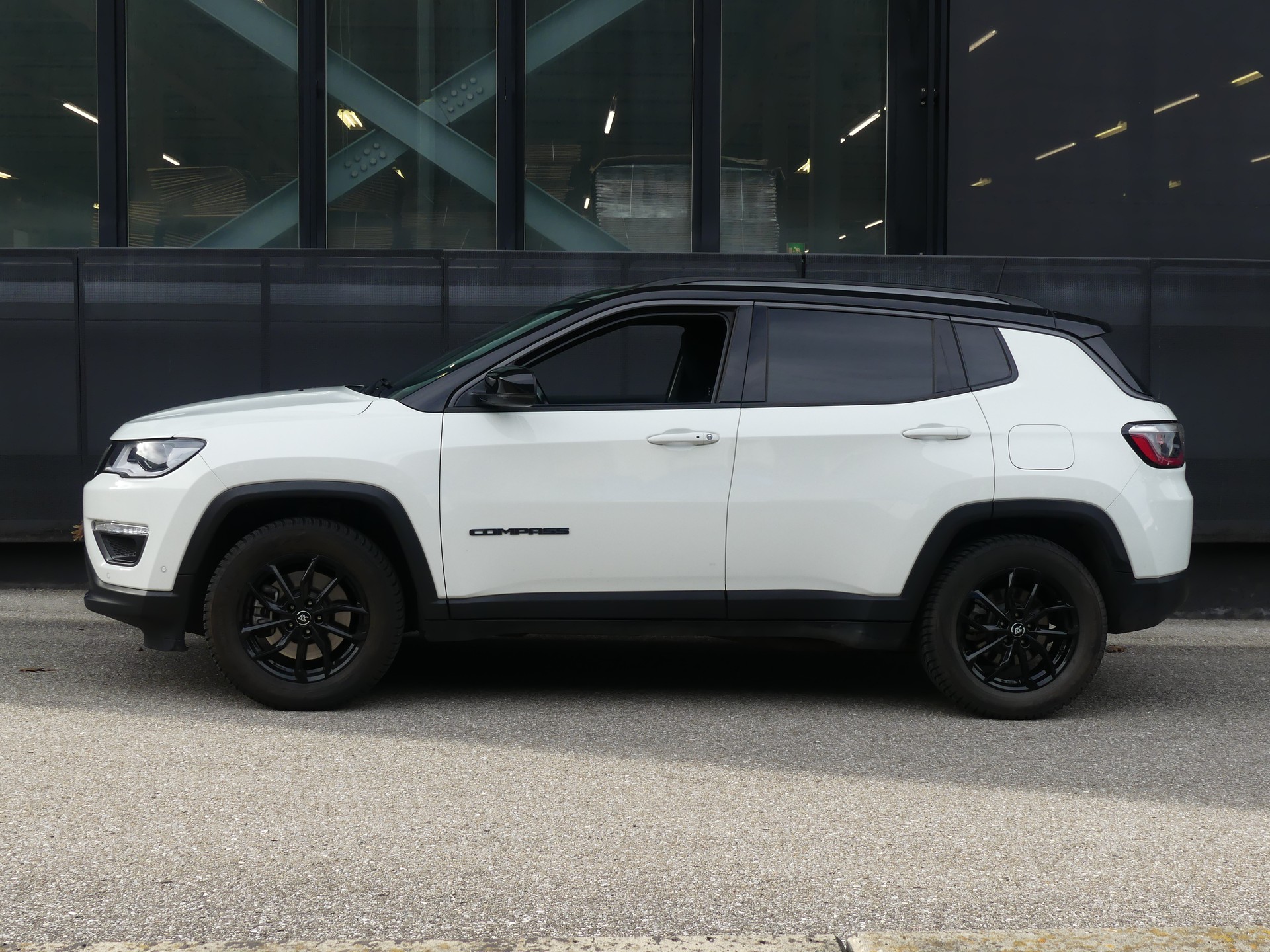 JEEP Compass 1.3 PHEV S AWD-image-10