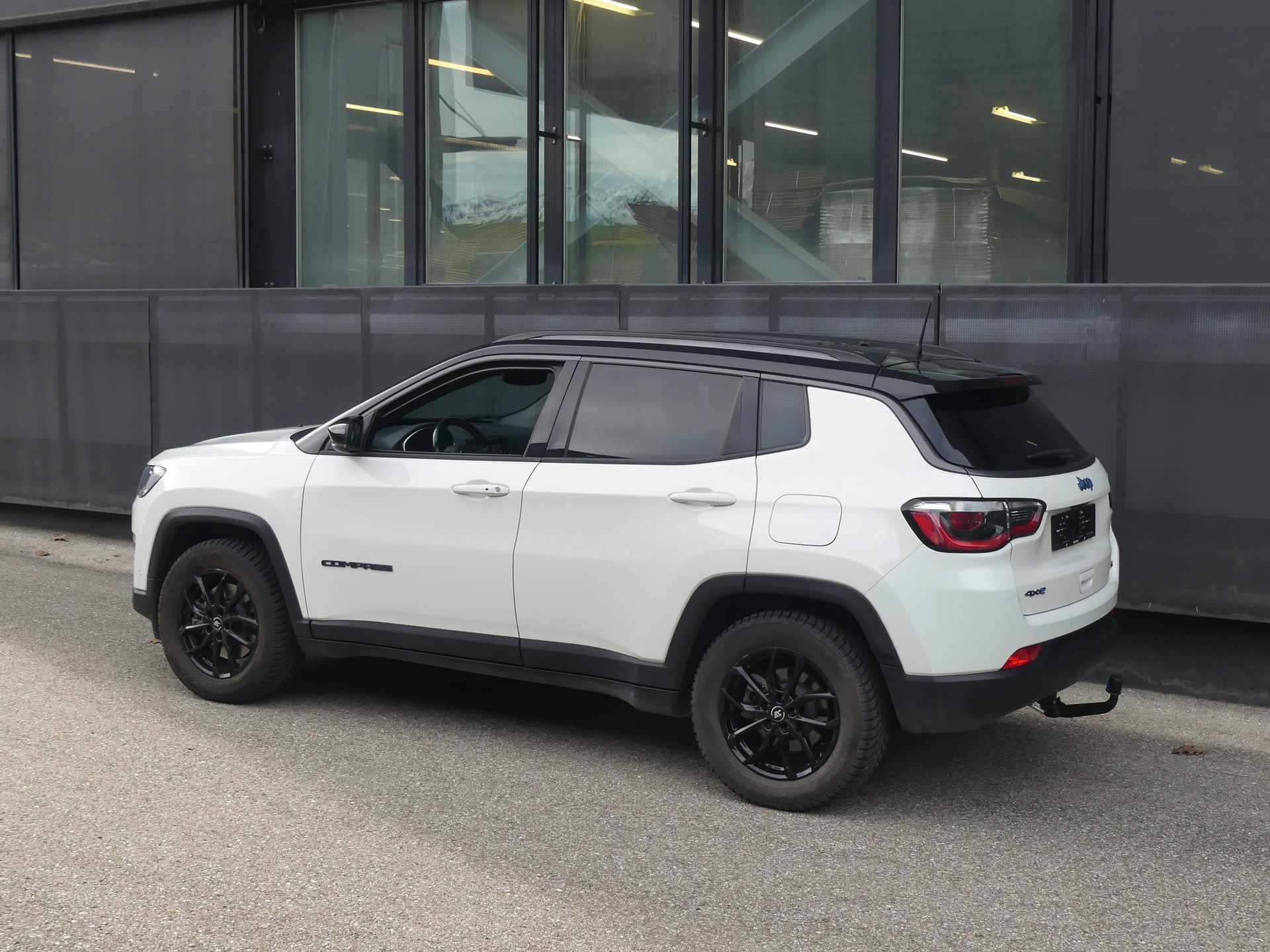 JEEP Compass 1.3 PHEV S AWD-image-3