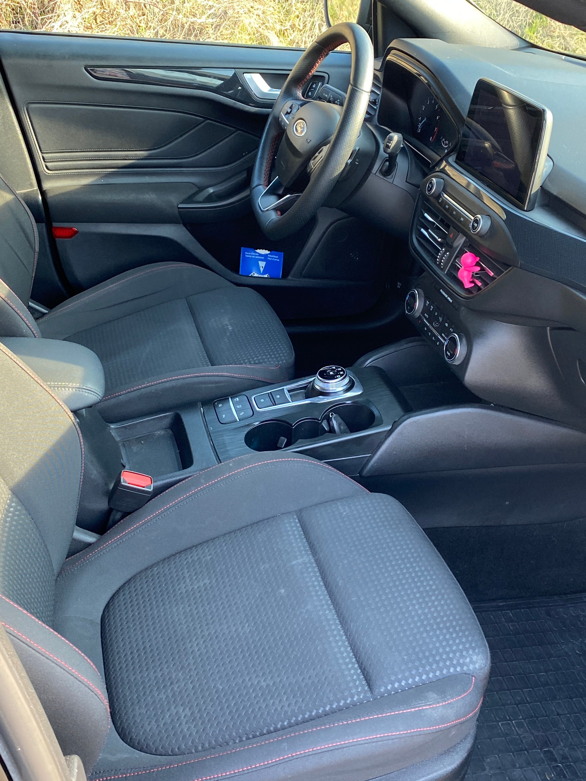 FORD Focus 1.0 SCTi ST Line Automatic-image-6