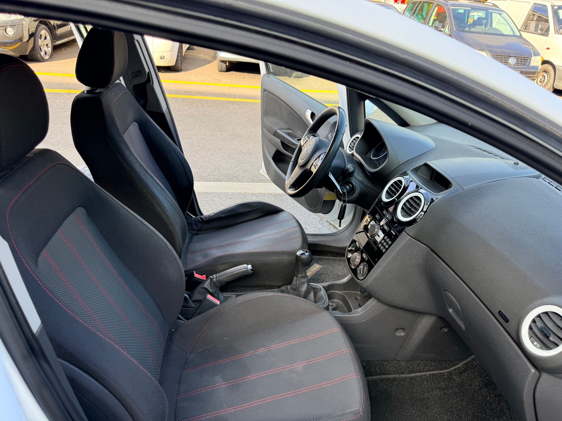 OPEL Corsa 1.4 TP Enjoy-image-10