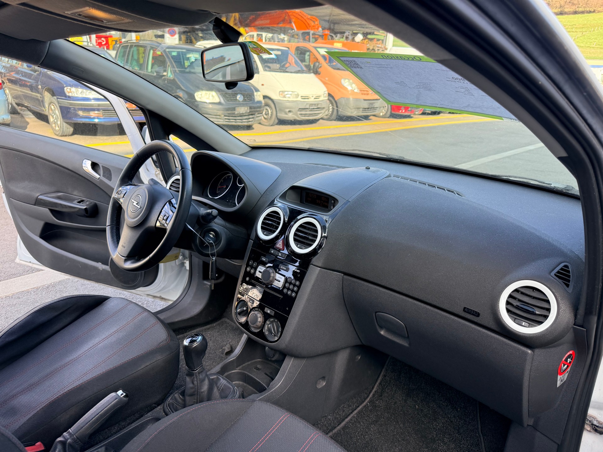 OPEL Corsa 1.4 TP Enjoy-image-11