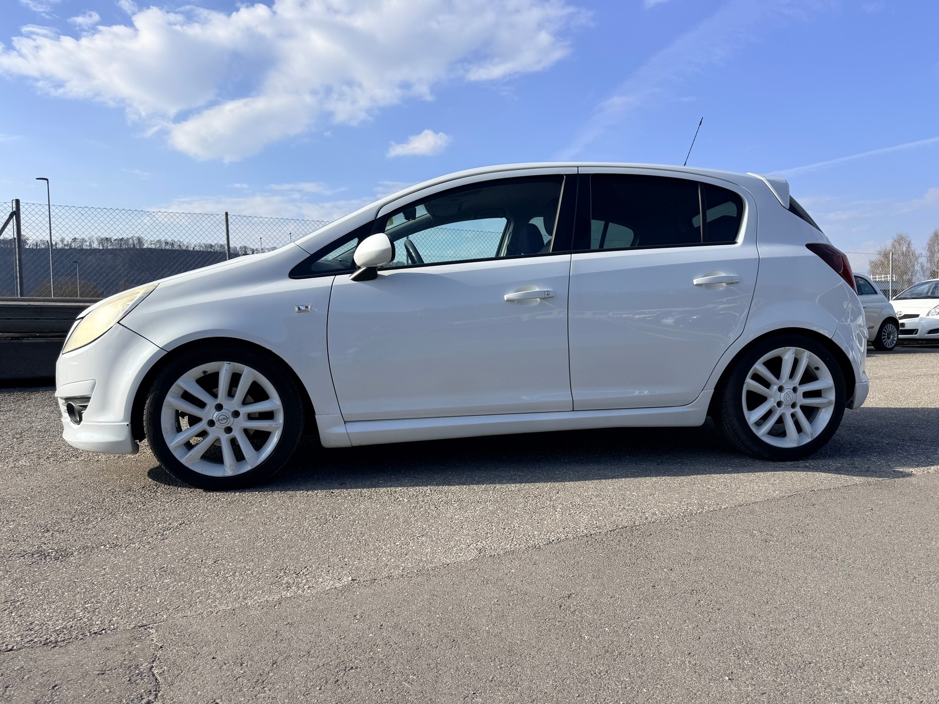 OPEL Corsa 1.4 TP Enjoy-image-0