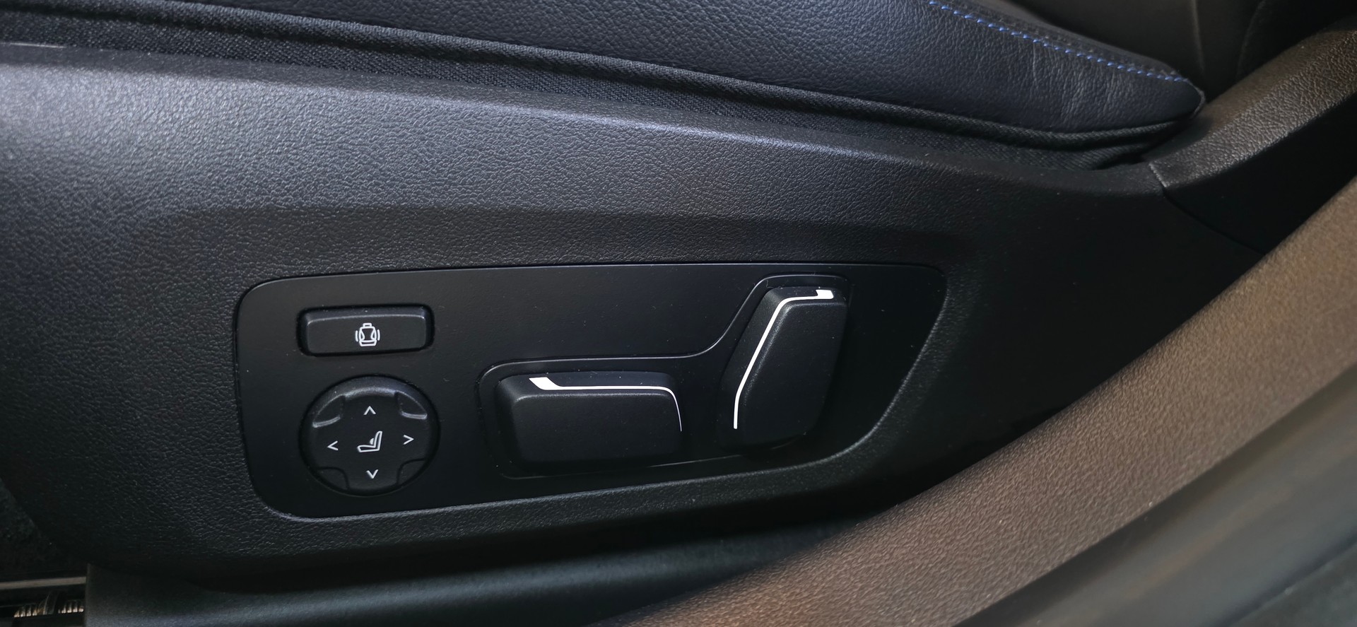 BMW 320d xDrive 48V Steptronic M Sport *Elektrische Sitze*Rückfahrkamera*HeadUp Display*-image-22