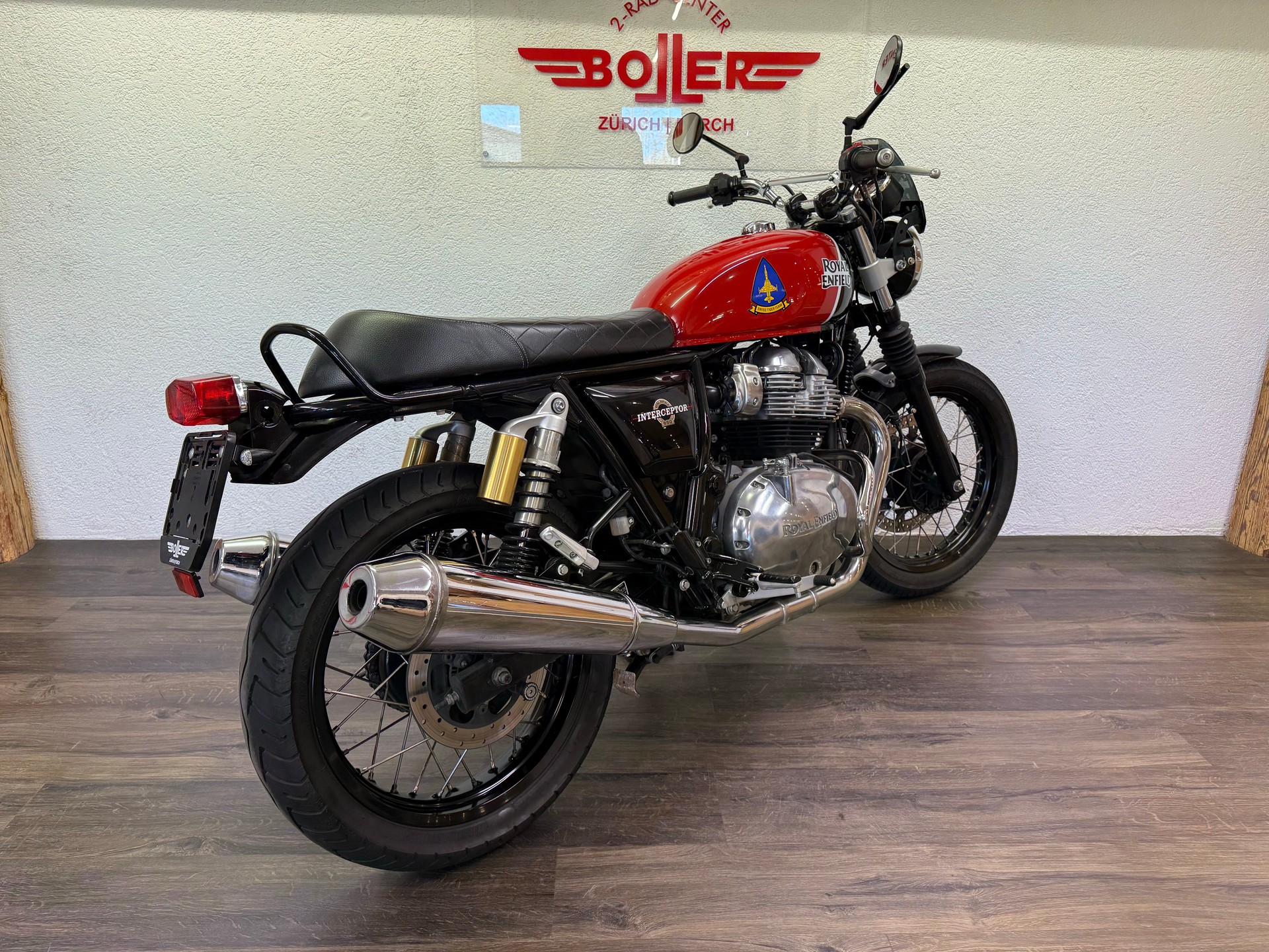 ROYAL ENFIELD Interceptor 650-showroom-element-3