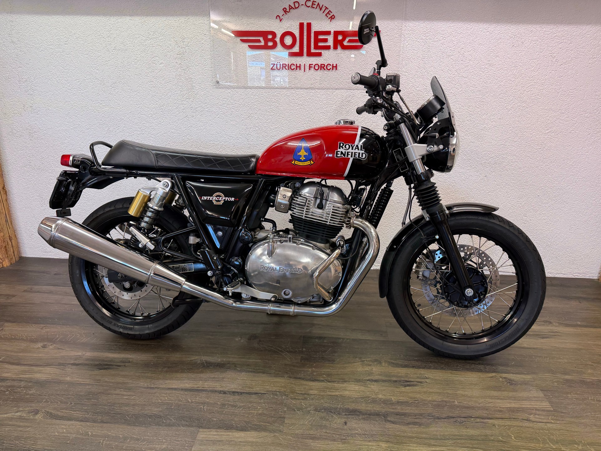 ROYAL ENFIELD Interceptor 650