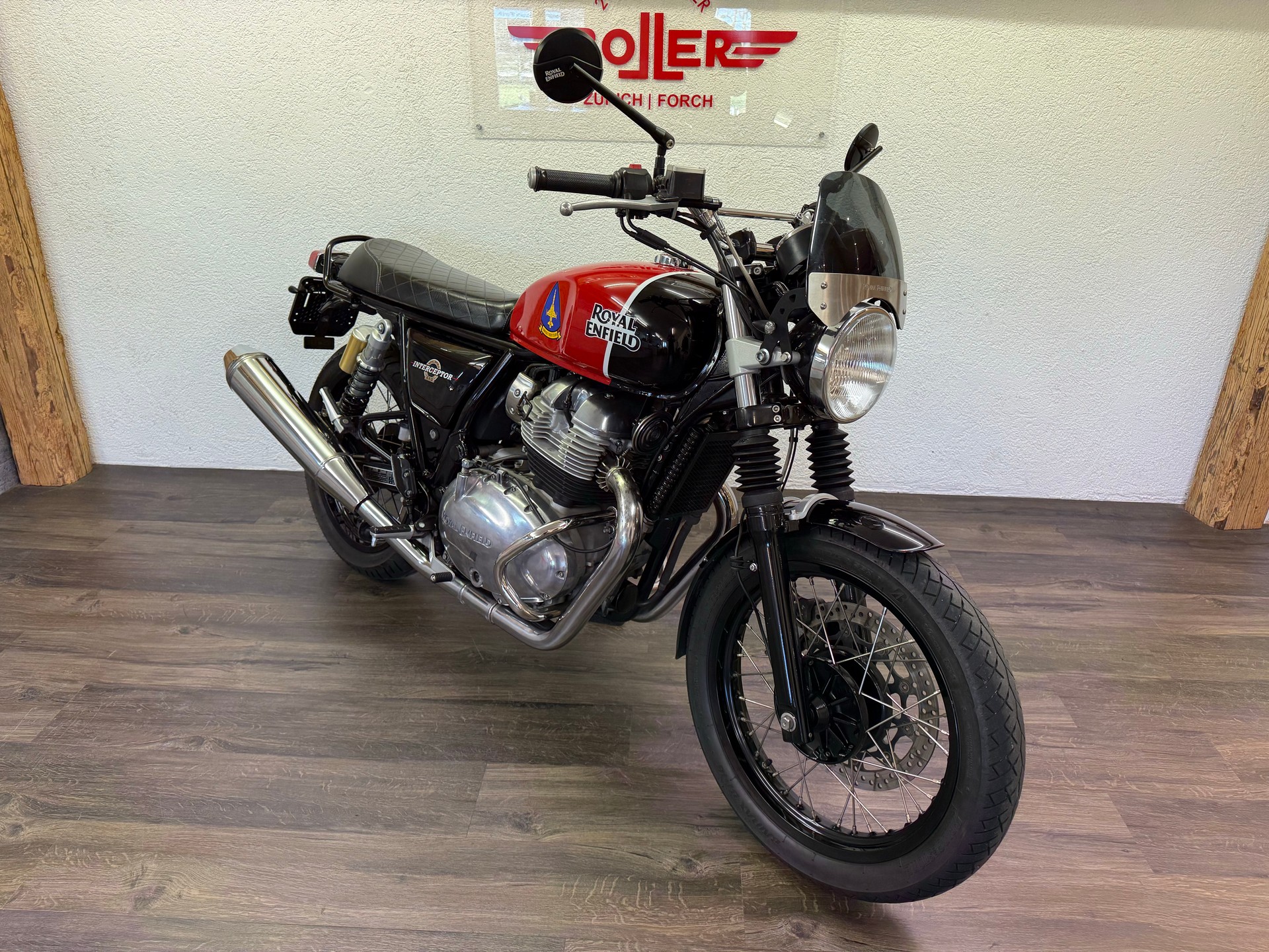 ROYAL ENFIELD Interceptor 650-showroom-element-1