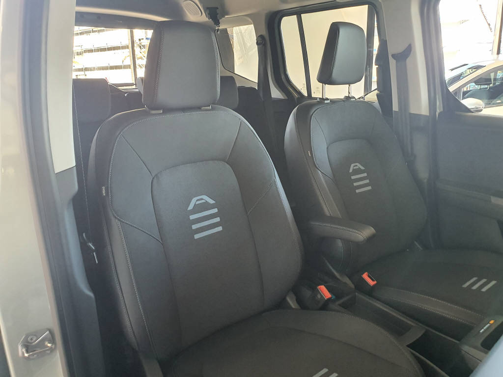 FORD E-Tourneo Courier Active-image-16