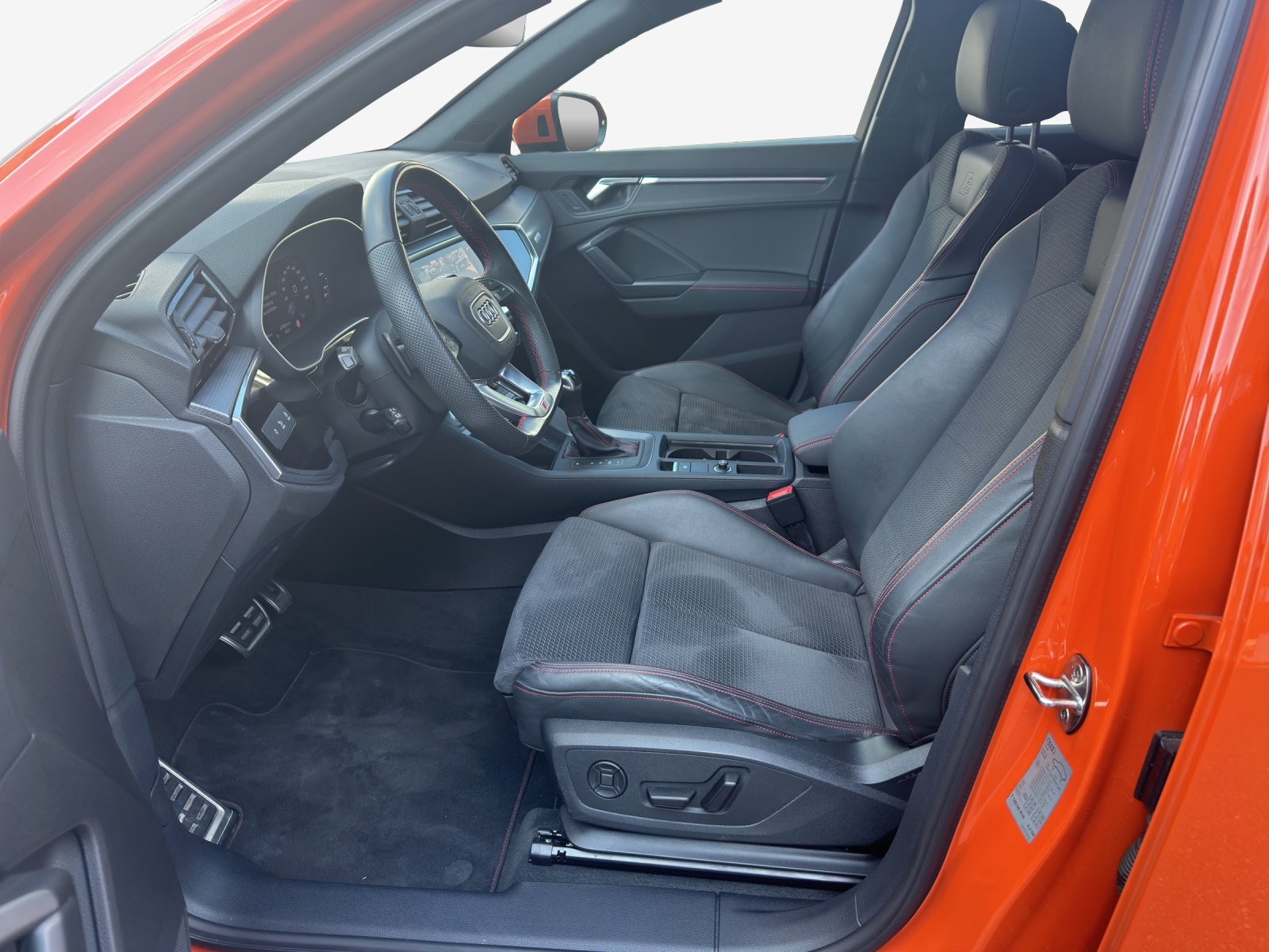 AUDI Q3 Sportback 40 TDI S line quattro S-tronic-image-7