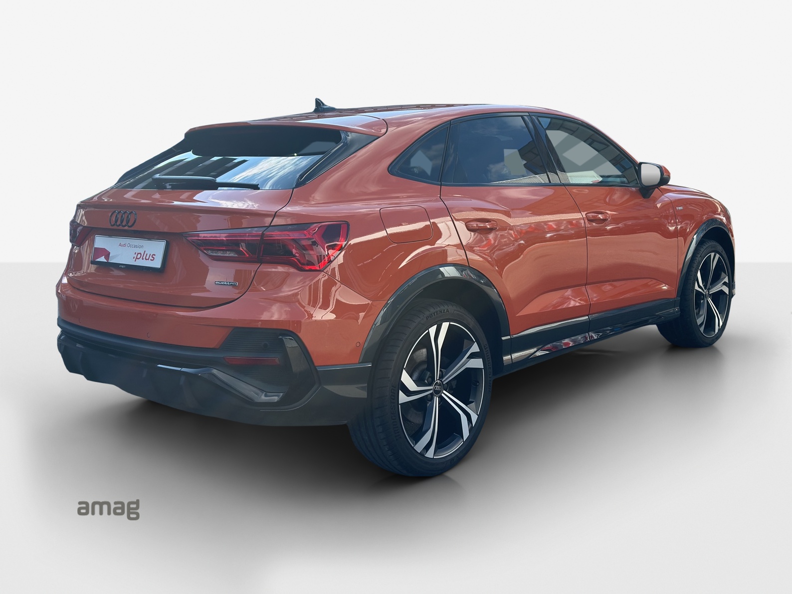 AUDI Q3 Sportback 40 TDI S line quattro S-tronic-image-4