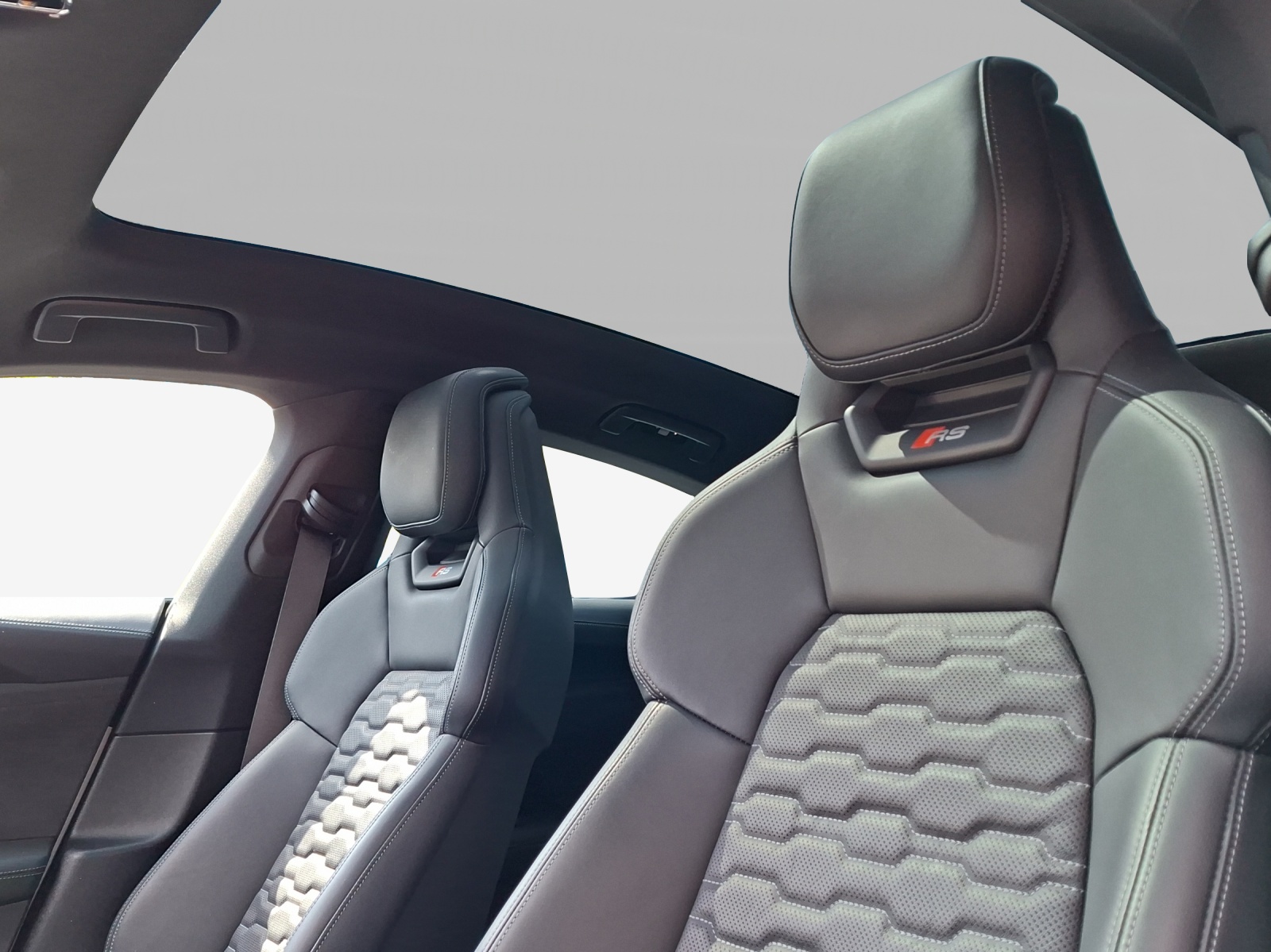 AUDI RS e-tron GT quattro-image-15