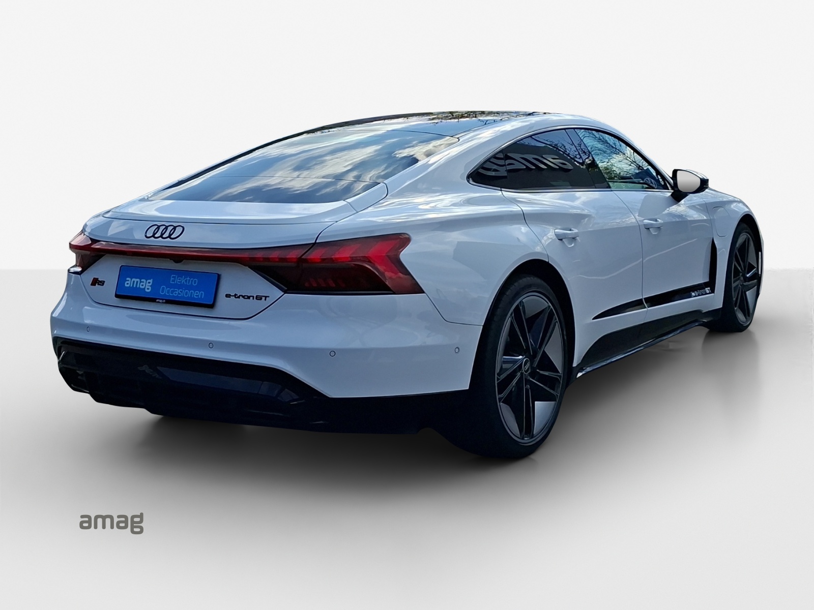 AUDI RS e-tron GT quattro-image-5