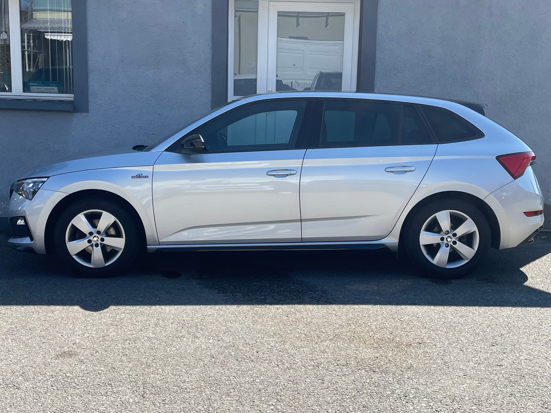 SKODA Scala 1.0 TSI Monte Carlo DSG-image-2