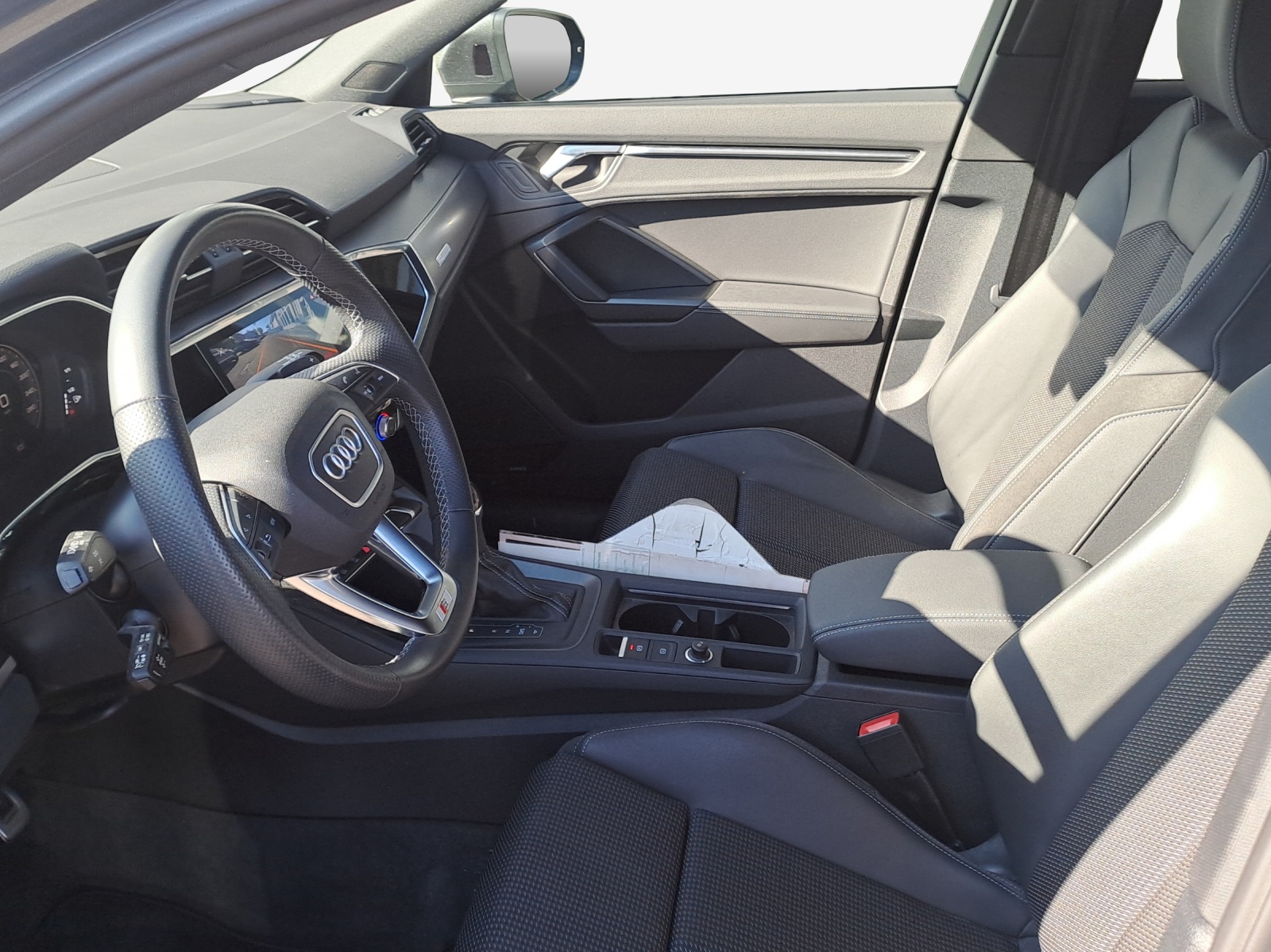 AUDI Q3 35 TFSI S line Attraction S-tronic-image-7