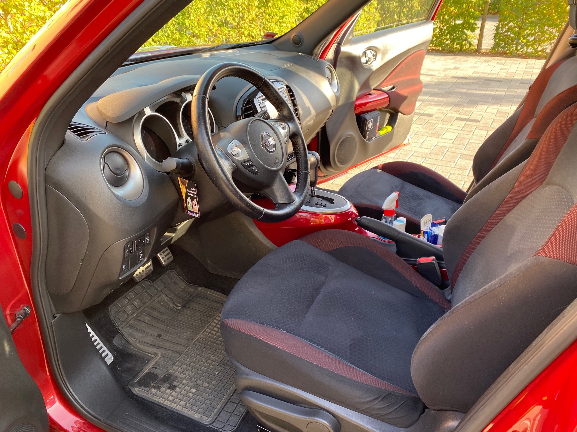 NISSAN Juke 1.6 DIG-T tekna 4x4 Xtronic M-CVT-image-4