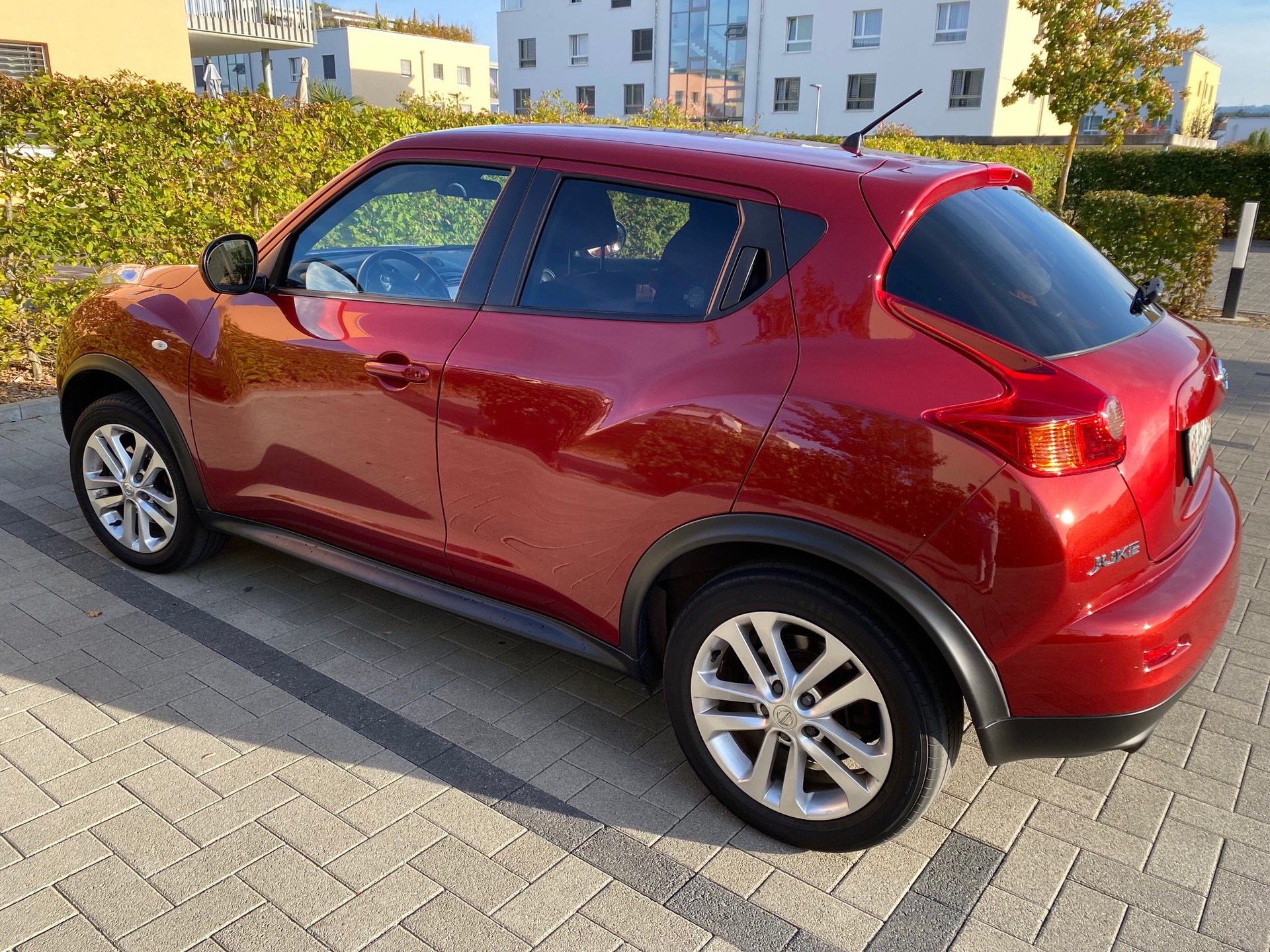 NISSAN Juke 1.6 DIG-T tekna 4x4 Xtronic M-CVT-image-2