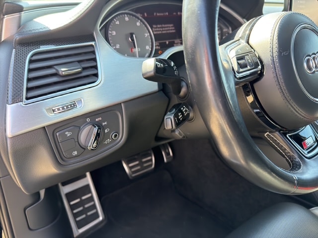 AUDI S8 4.0 TFSI V8 quattro tiptronic-image-34