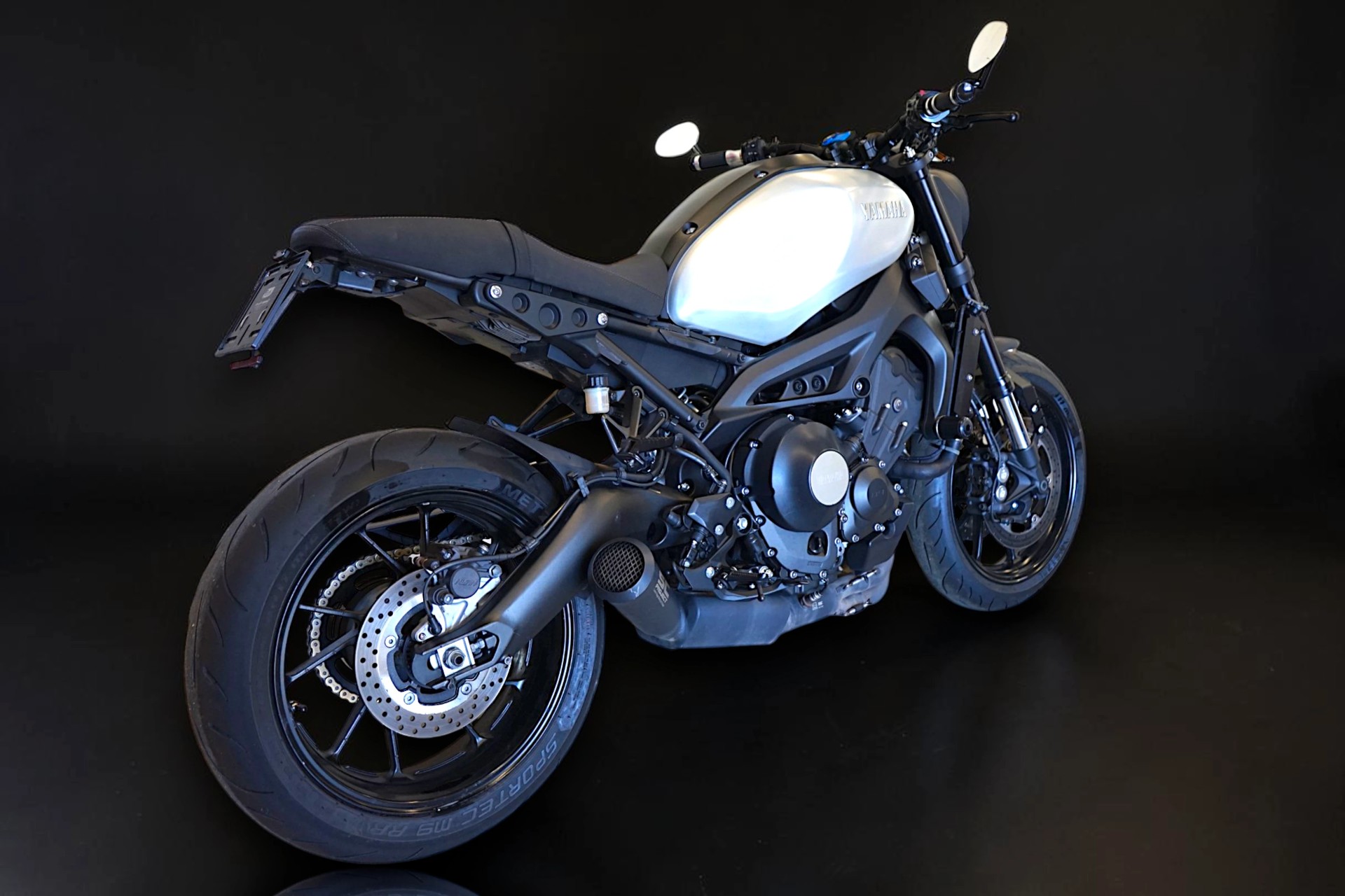YAMAHA XSR 900-image-2