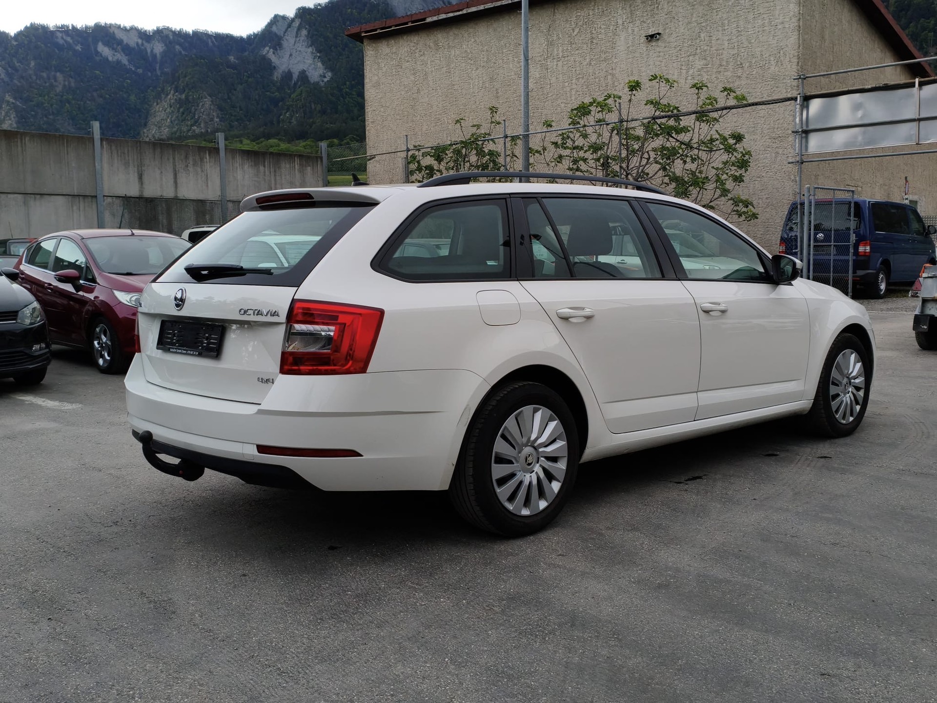 SKODA Octavia Combi 2.0 TDI Ambition 4x4-image-3
