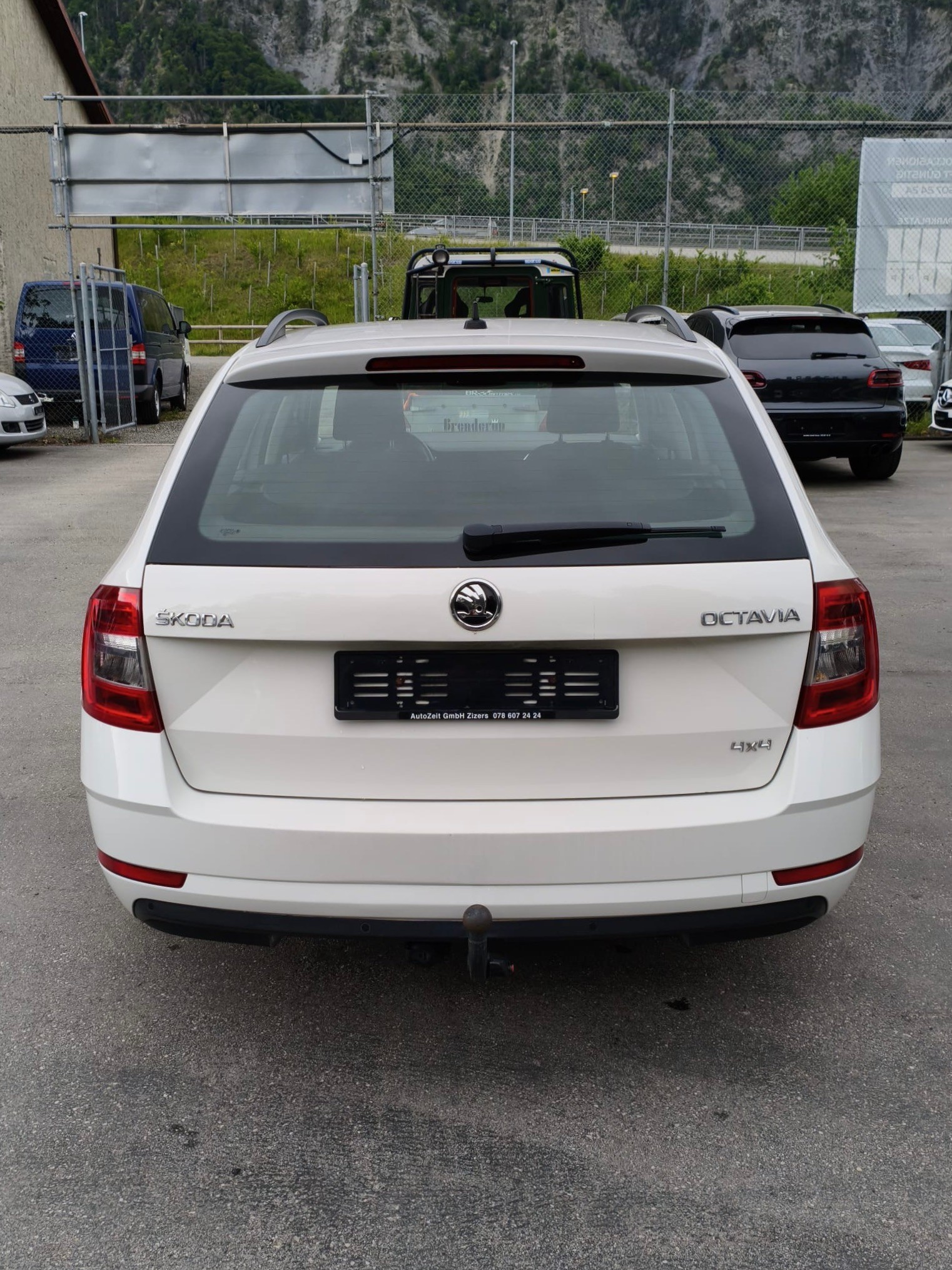 SKODA Octavia Combi 2.0 TDI Ambition 4x4-image-4