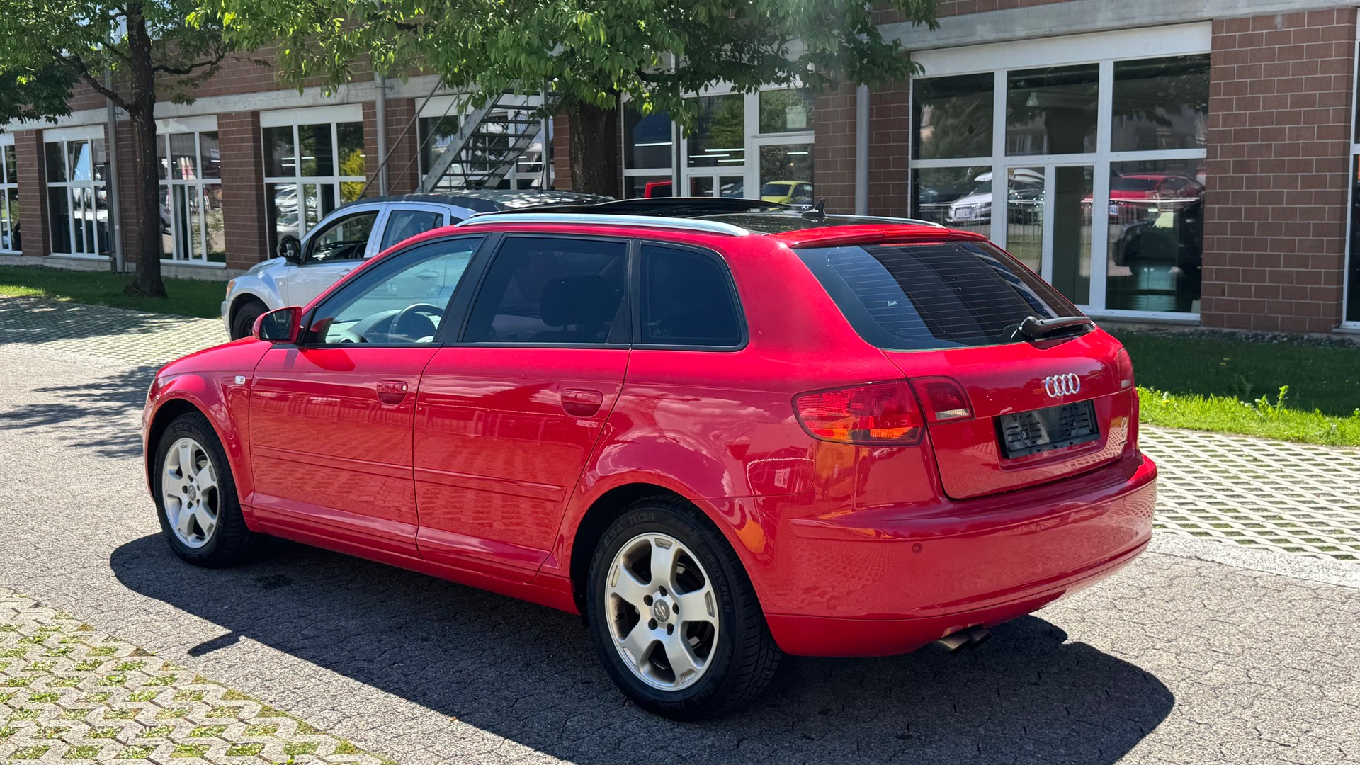 AUDI A3 Sportback 2.0 TDI Attraction quattro-image-4