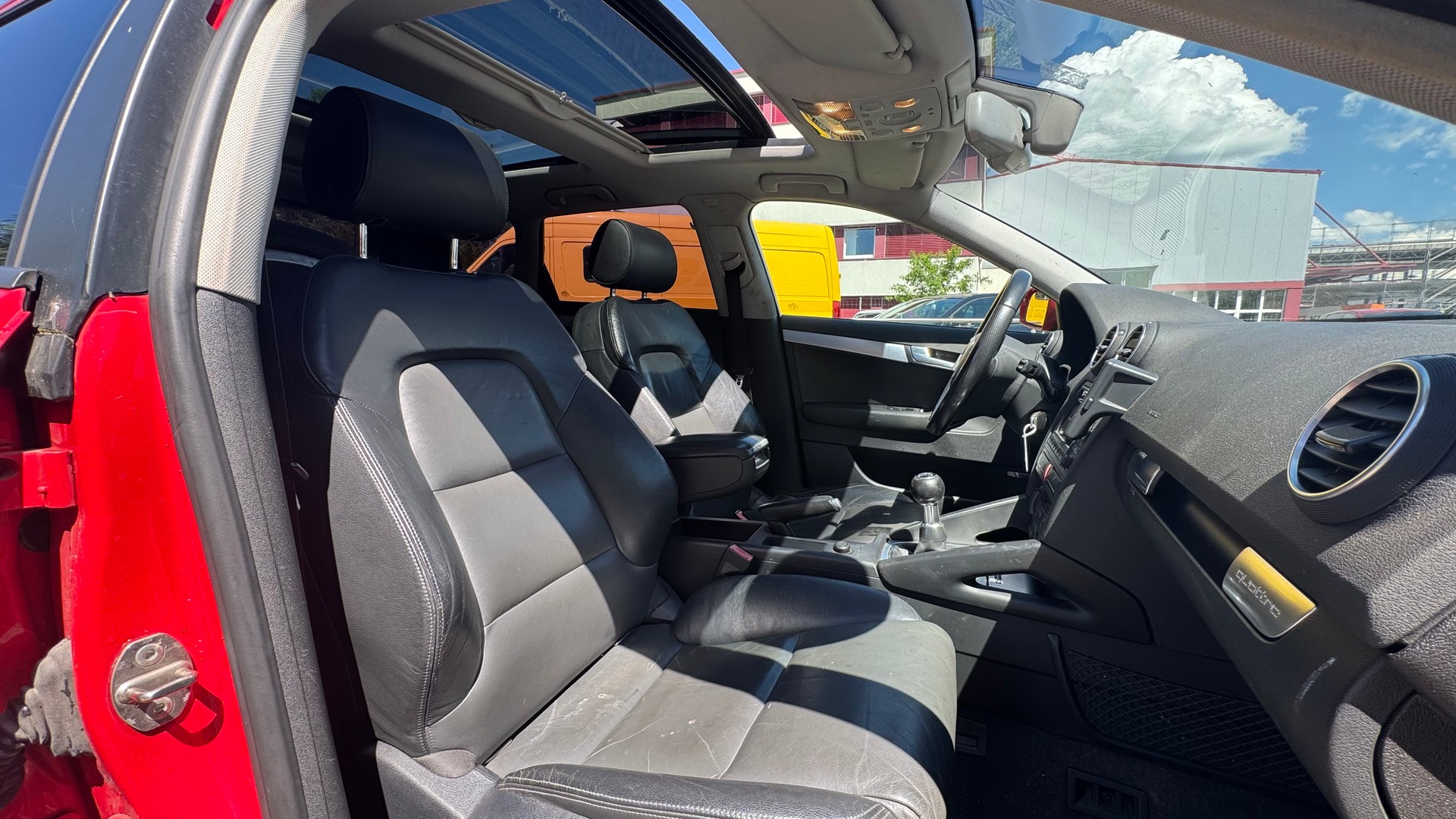 AUDI A3 Sportback 2.0 TDI Attraction quattro-image-9