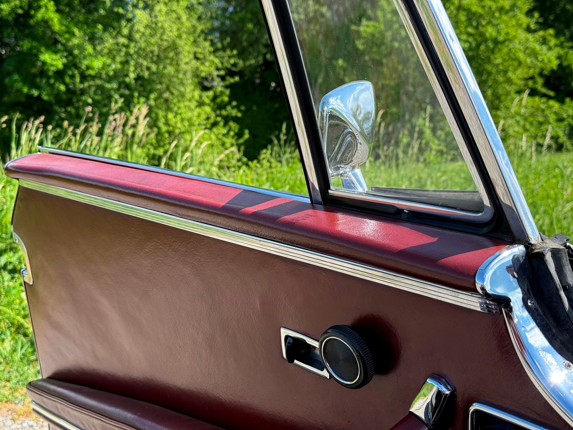 MERCEDES-BENZ 280 SE 3.5 Cabriolet-showroom-element-2