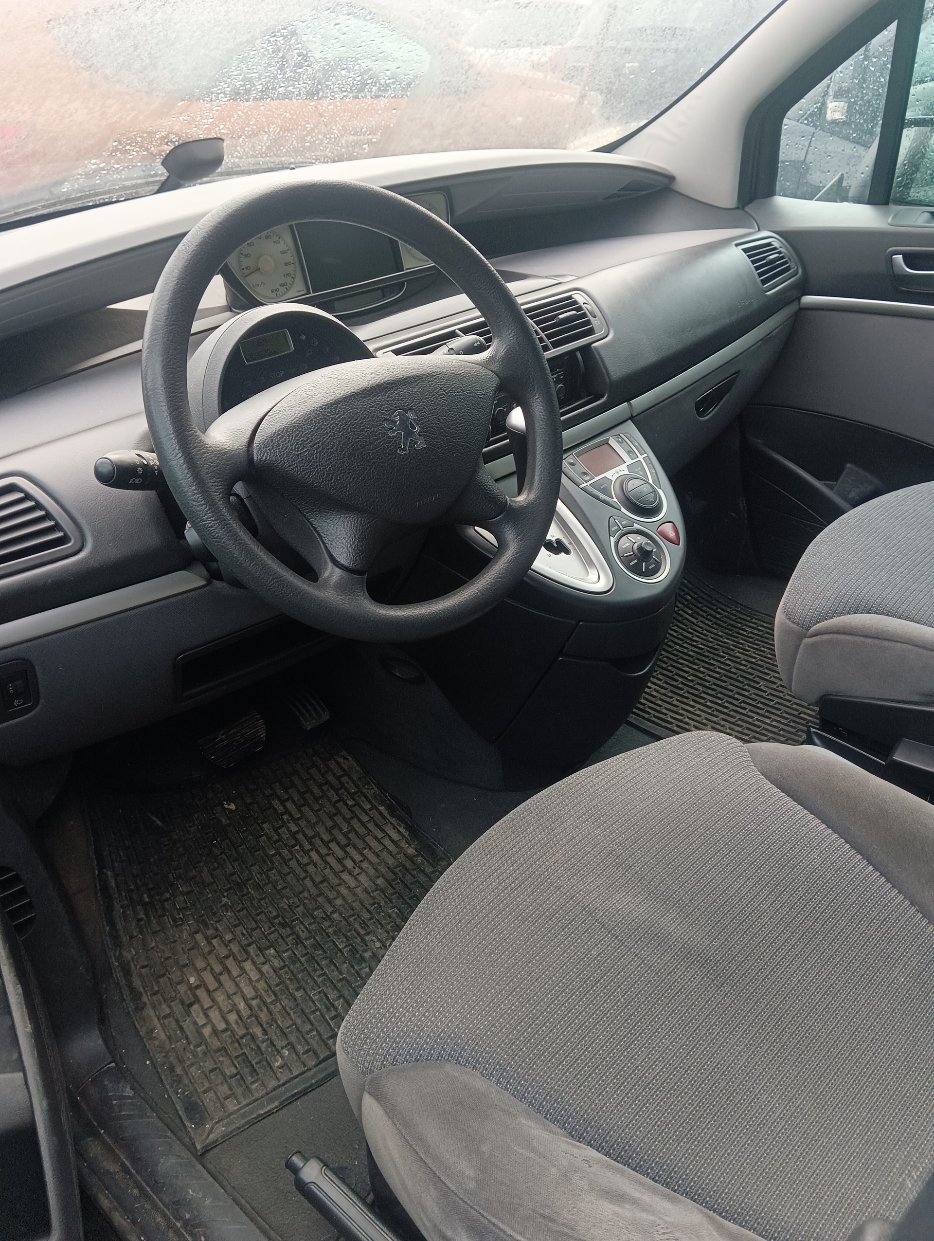 PEUGEOT 807 2.0 16V HDi Dynamic Automatic-image-2