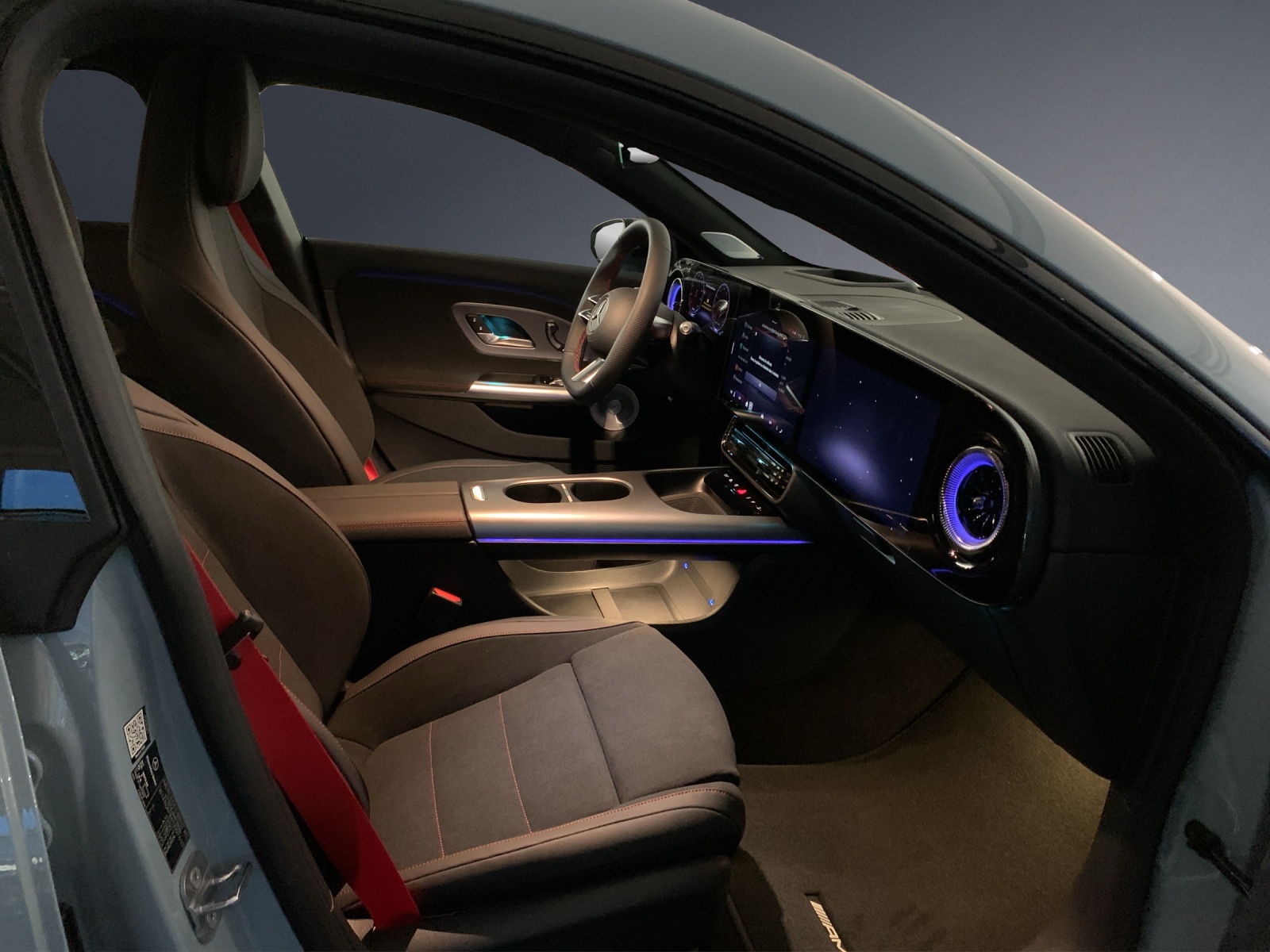 MERCEDES-BENZ CLA 200 4MATIC-image-7