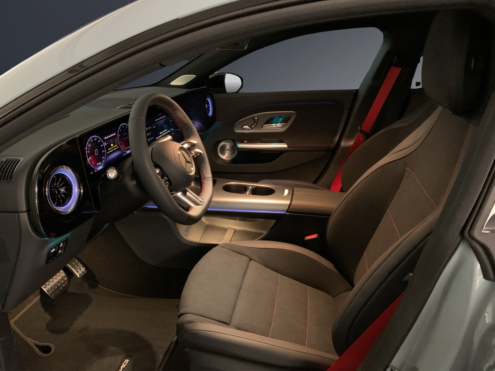 MERCEDES-BENZ CLA 200 4MATIC-image-6