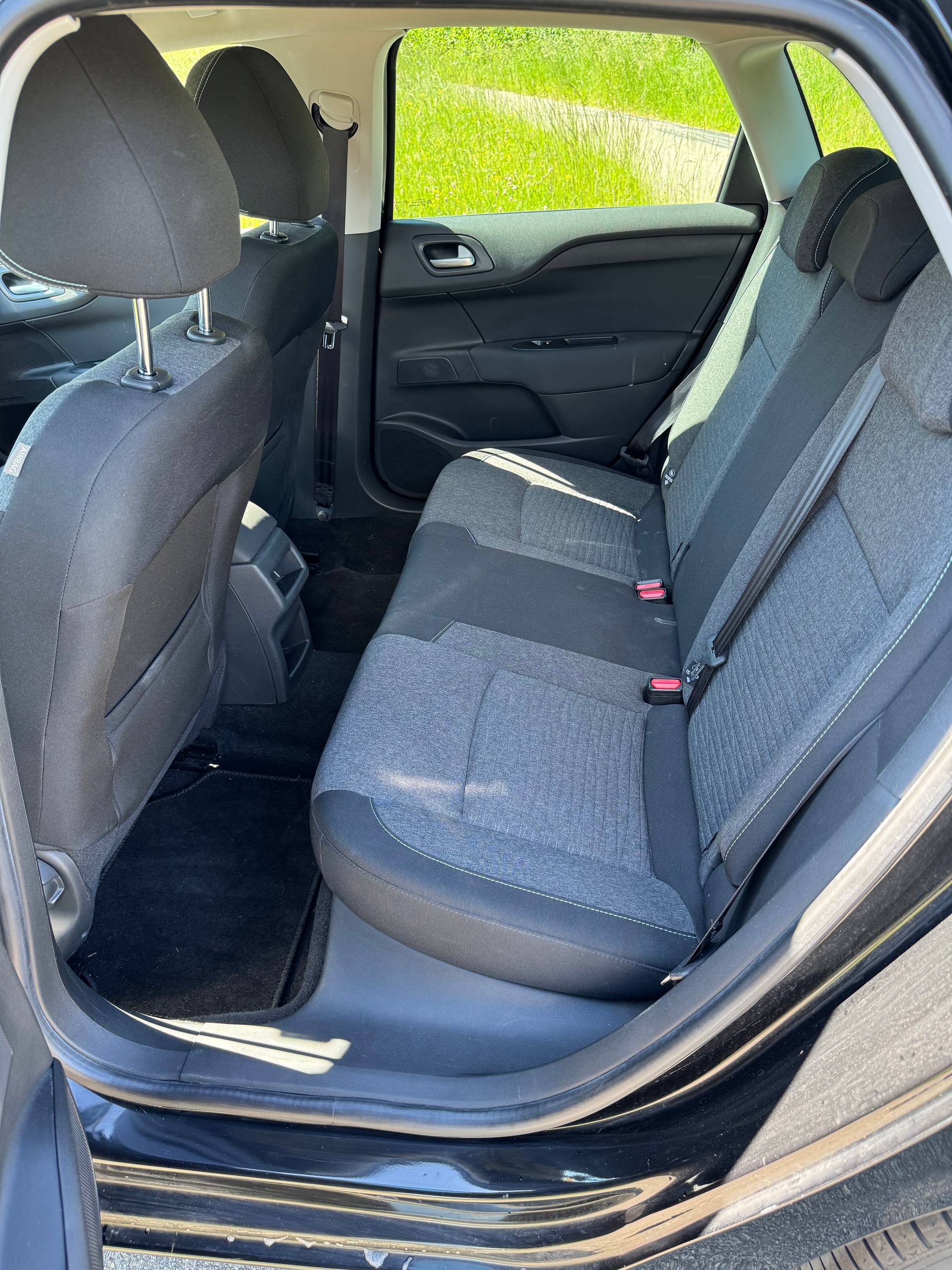 CITROEN 1.6 BlueHDi 120 Feel Edition-image-4