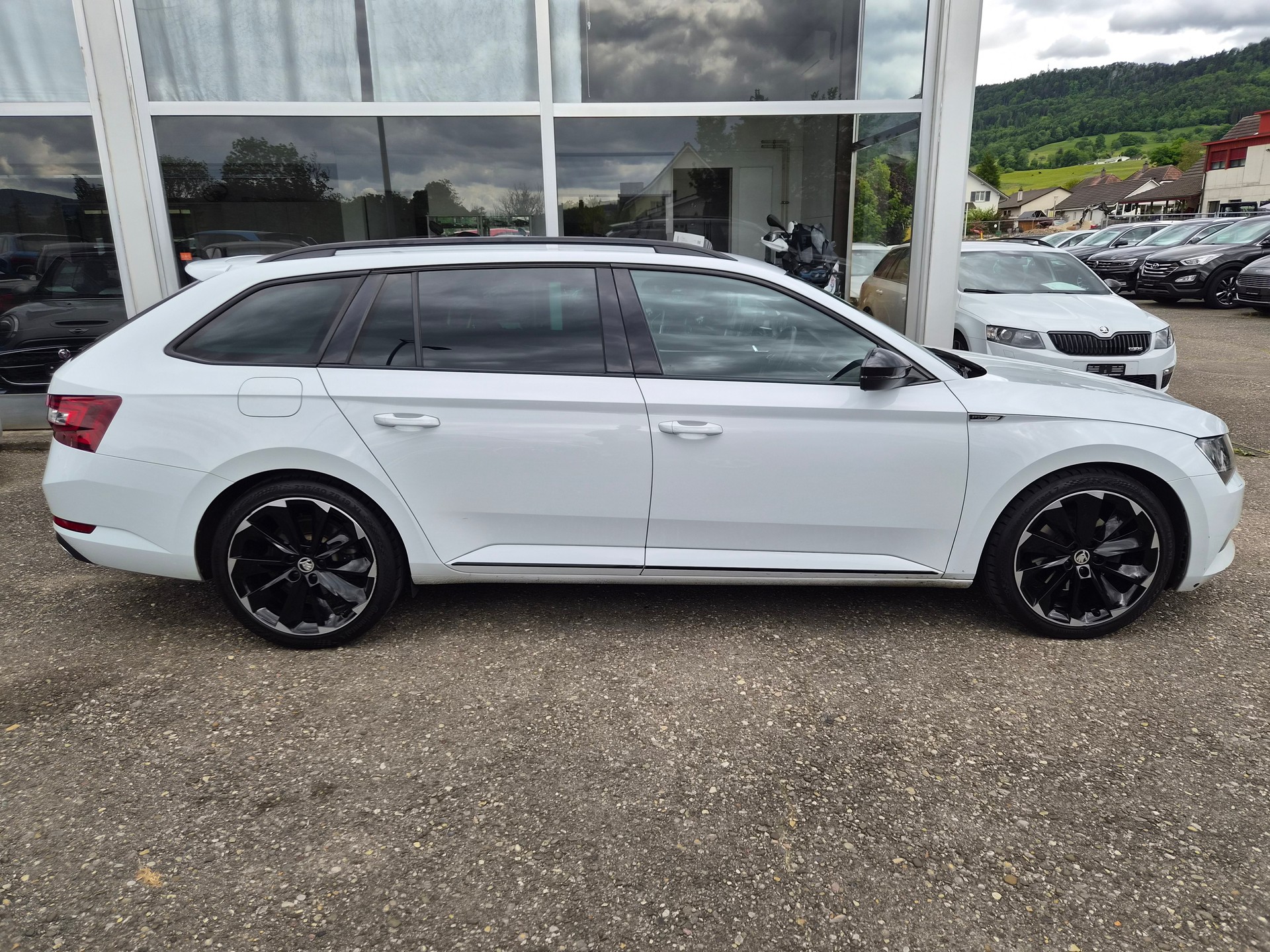 SKODA Superb Combi 2.0 TDi Sport Line 4x4 DSG-image-6