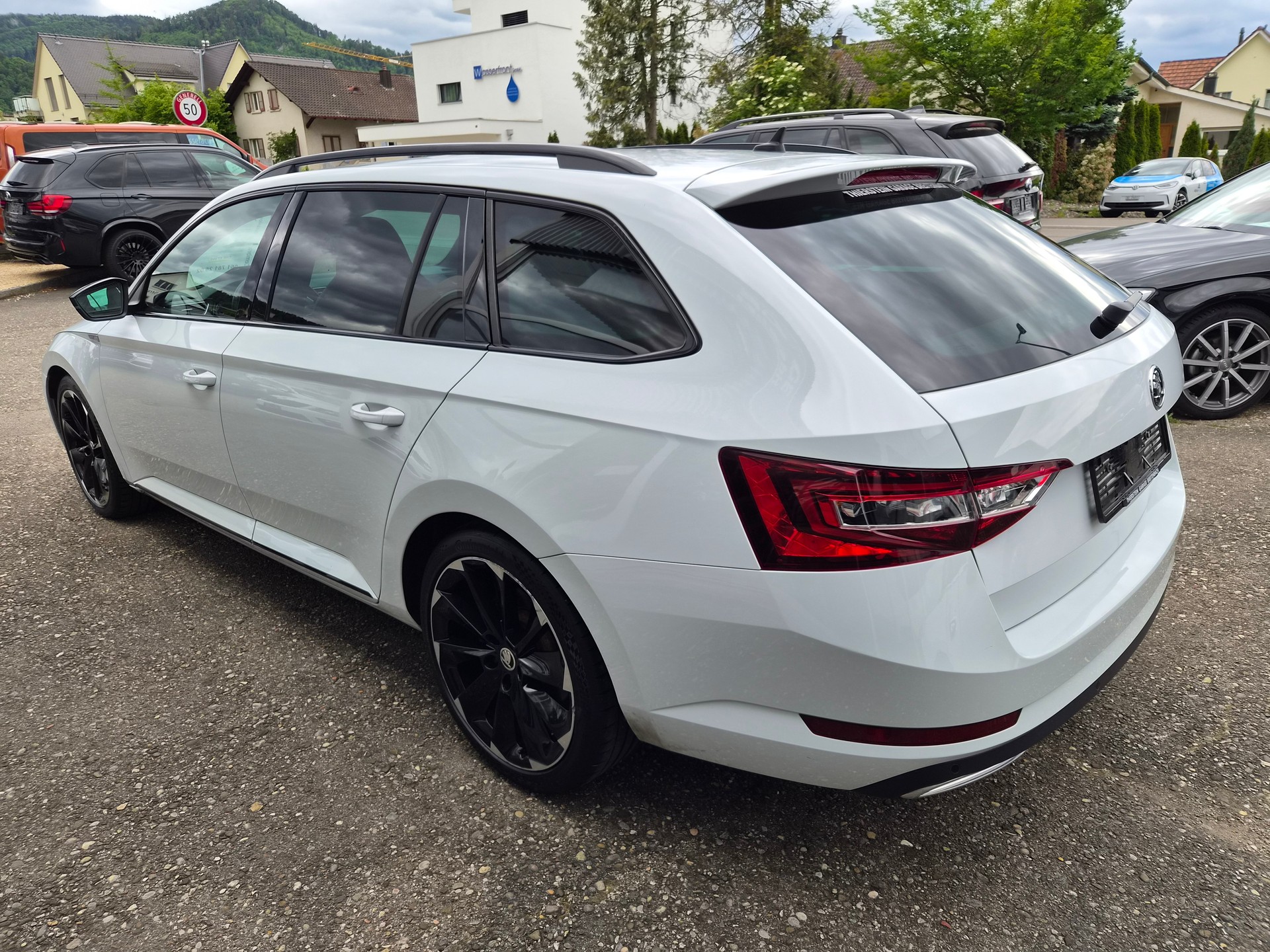 SKODA Superb Combi 2.0 TDi Sport Line 4x4 DSG-image-3