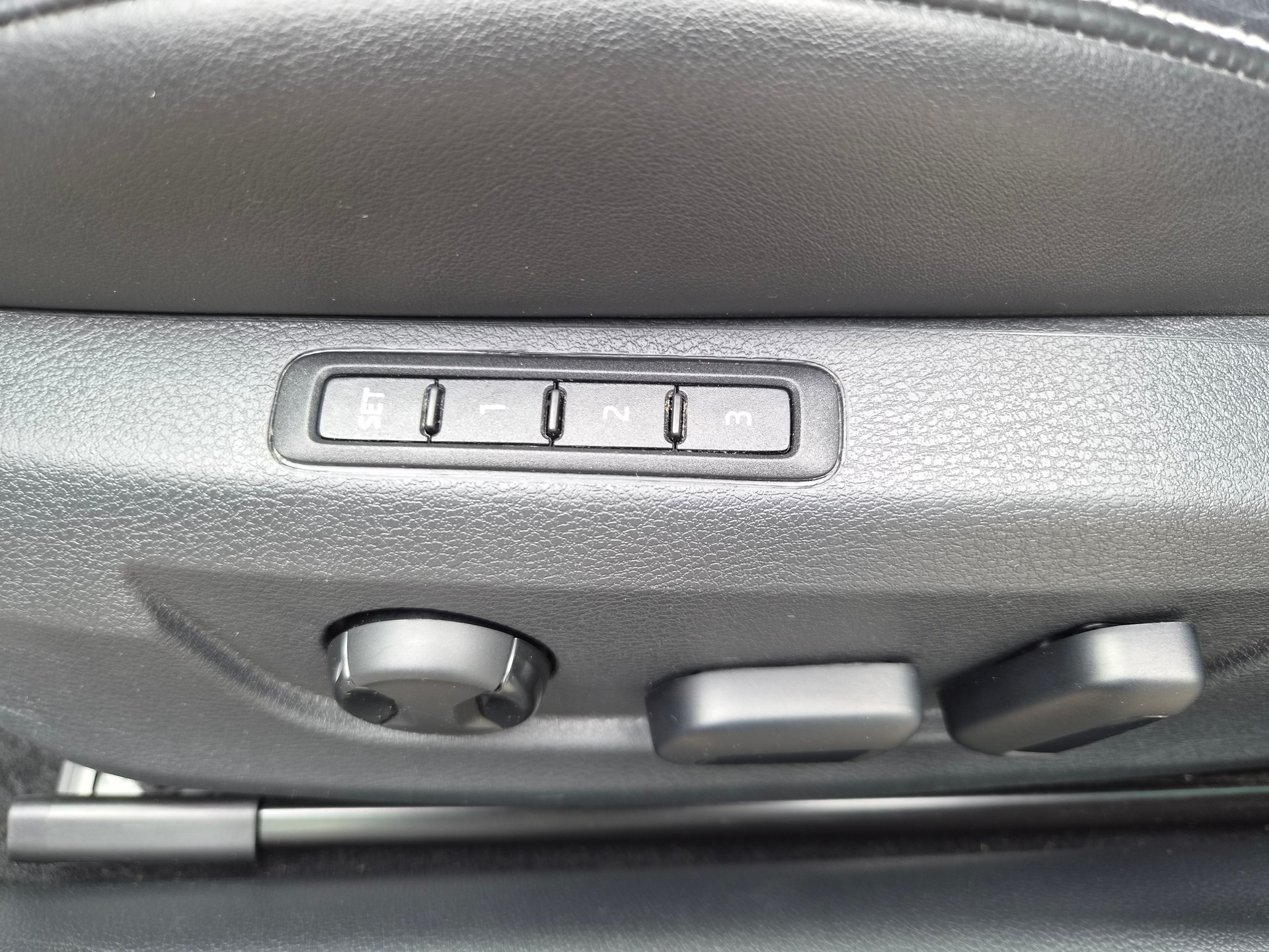 SKODA Superb Combi 2.0 TDi Sport Line 4x4 DSG-image-21