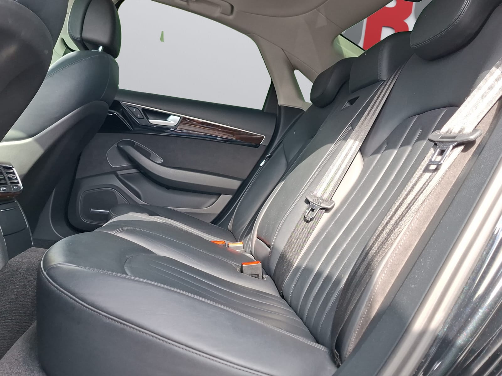 AUDI A8 3.0 TDI ultra quattro tiptronic-image-9