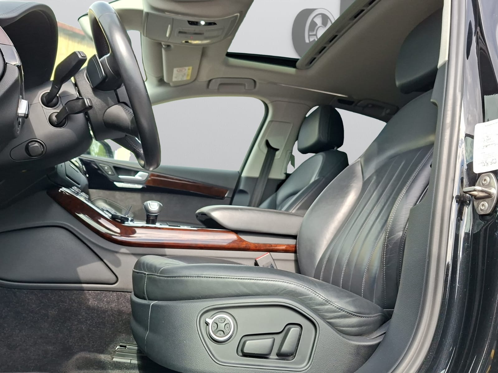AUDI A8 3.0 TDI ultra quattro tiptronic-image-10