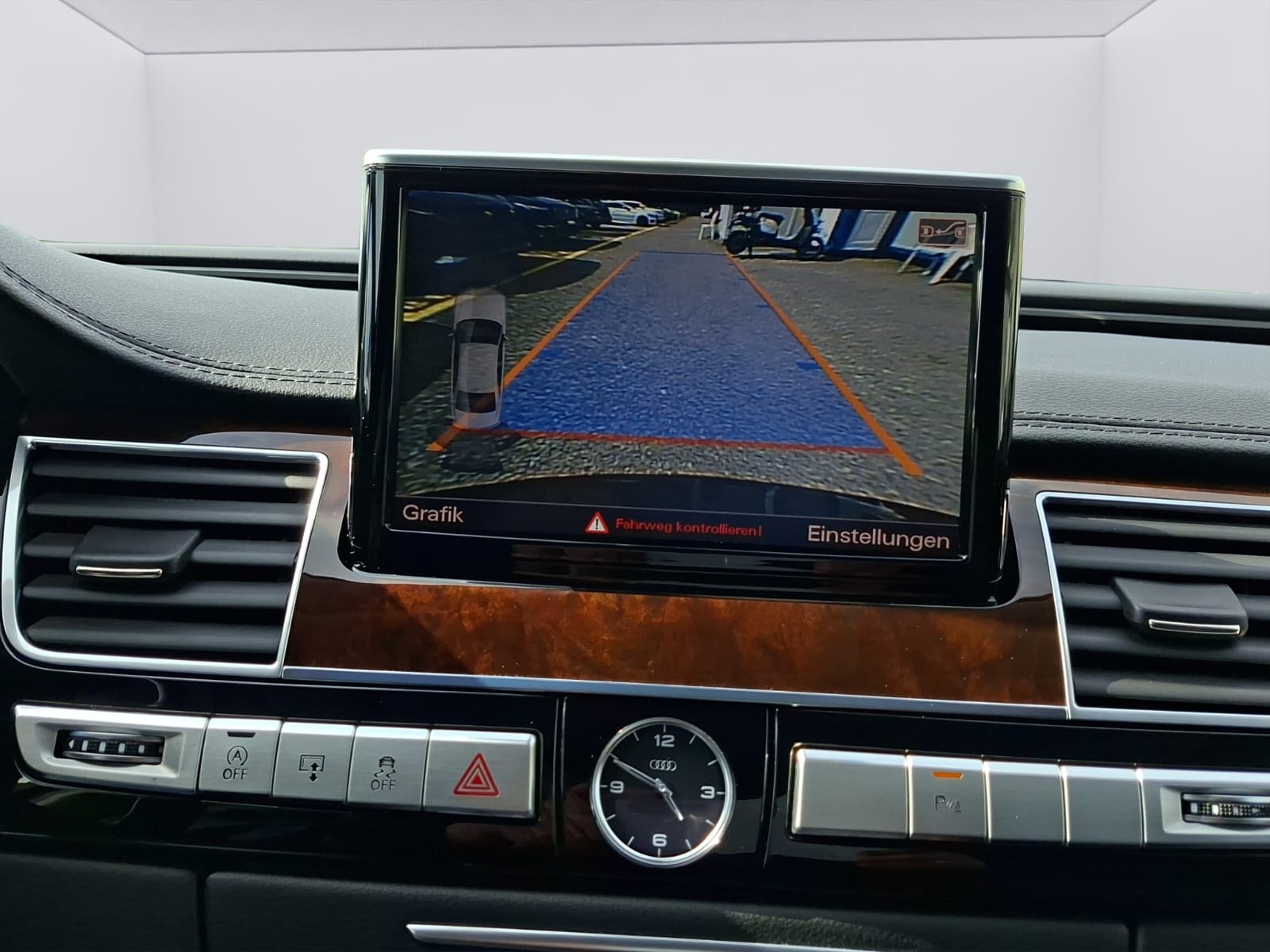AUDI A8 3.0 TDI ultra quattro tiptronic-image-17