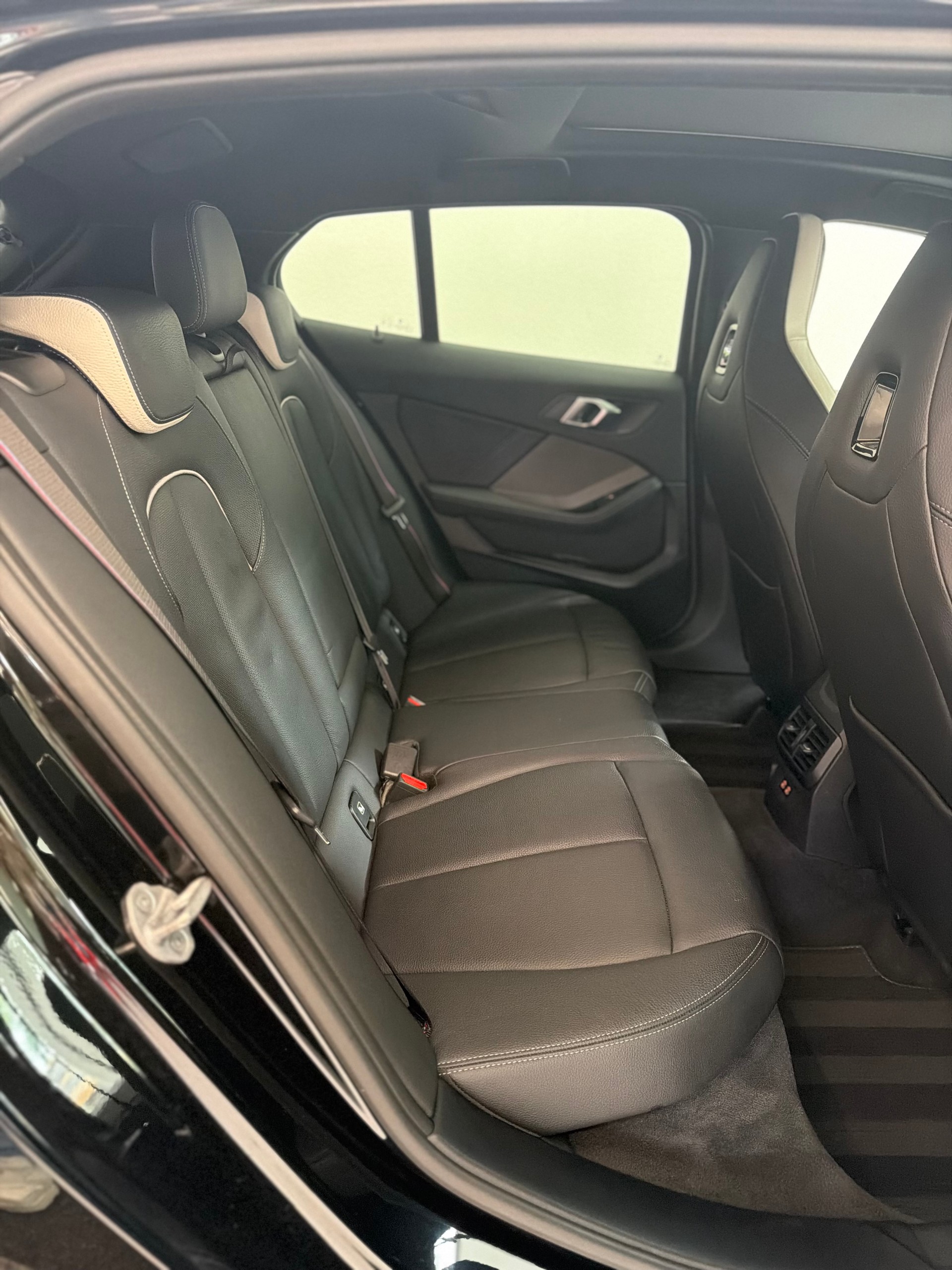 BMW M135i xDrive M Sport Pro Steptronic Edition-image-13
