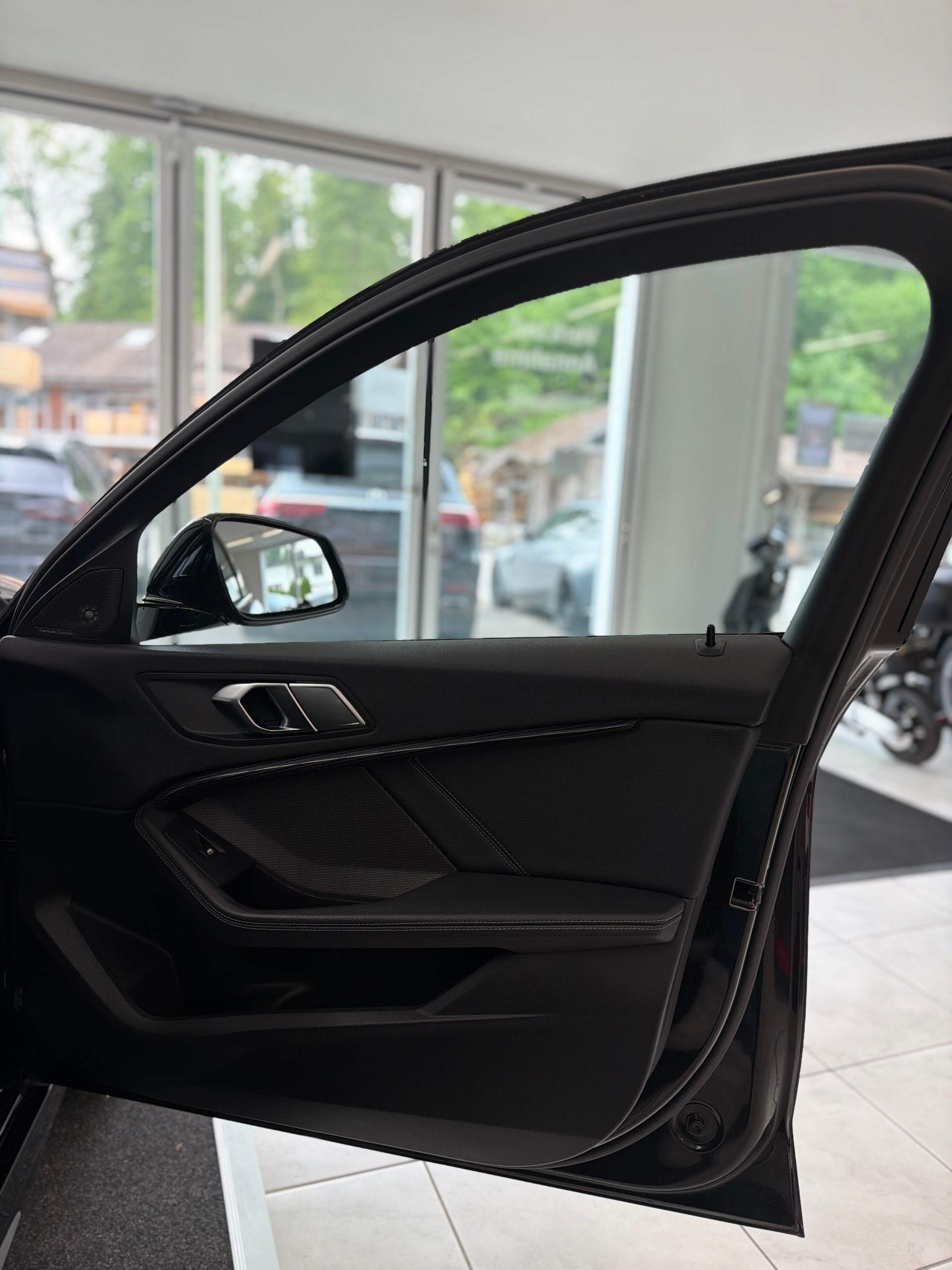 BMW M135i xDrive M Sport Pro Steptronic Edition-image-9