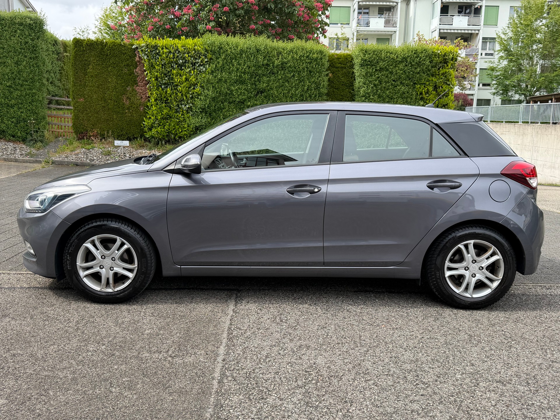 HYUNDAI i20 1.2 Amplia-image-2