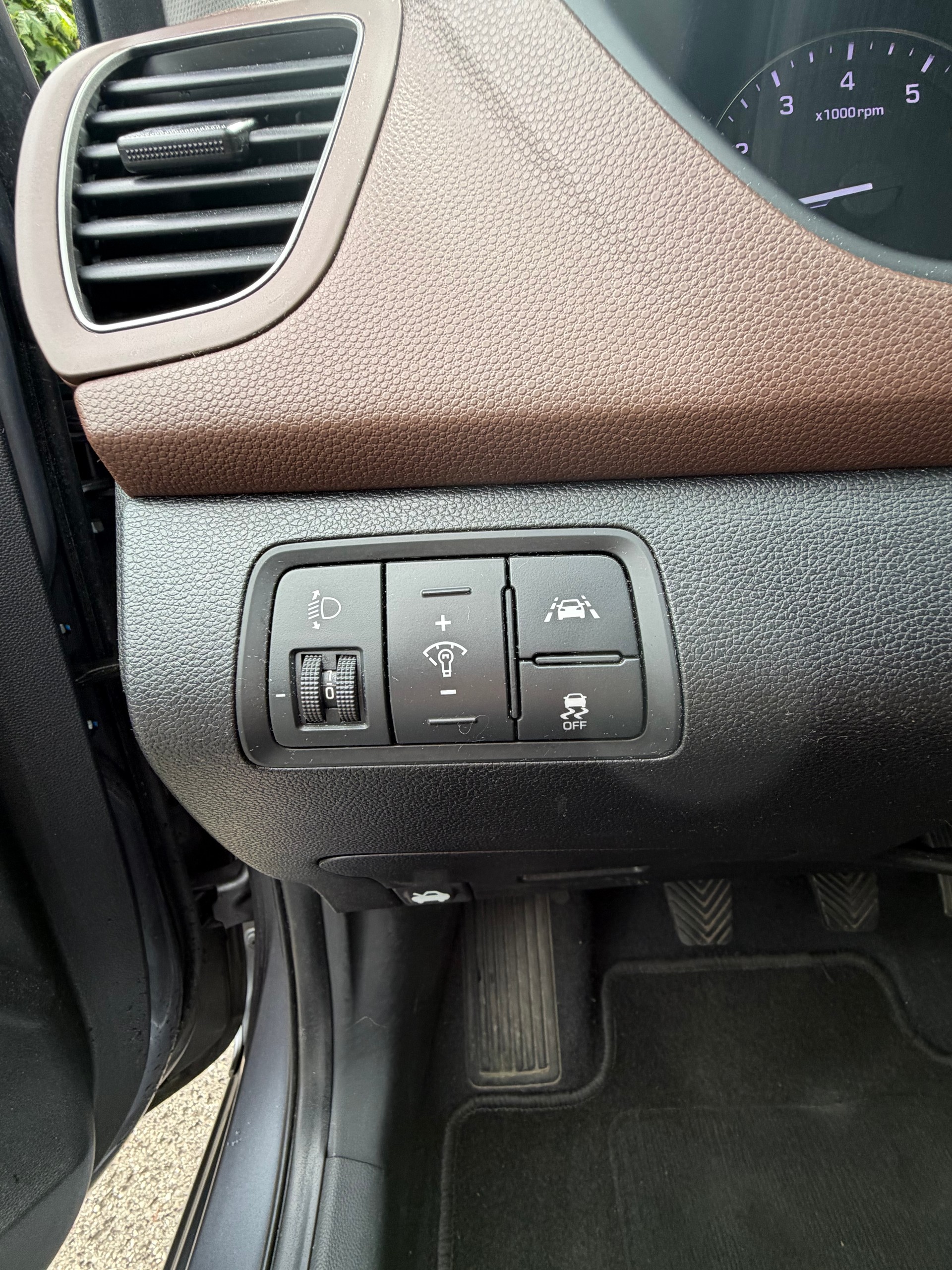 HYUNDAI i20 1.2 Amplia-image-12