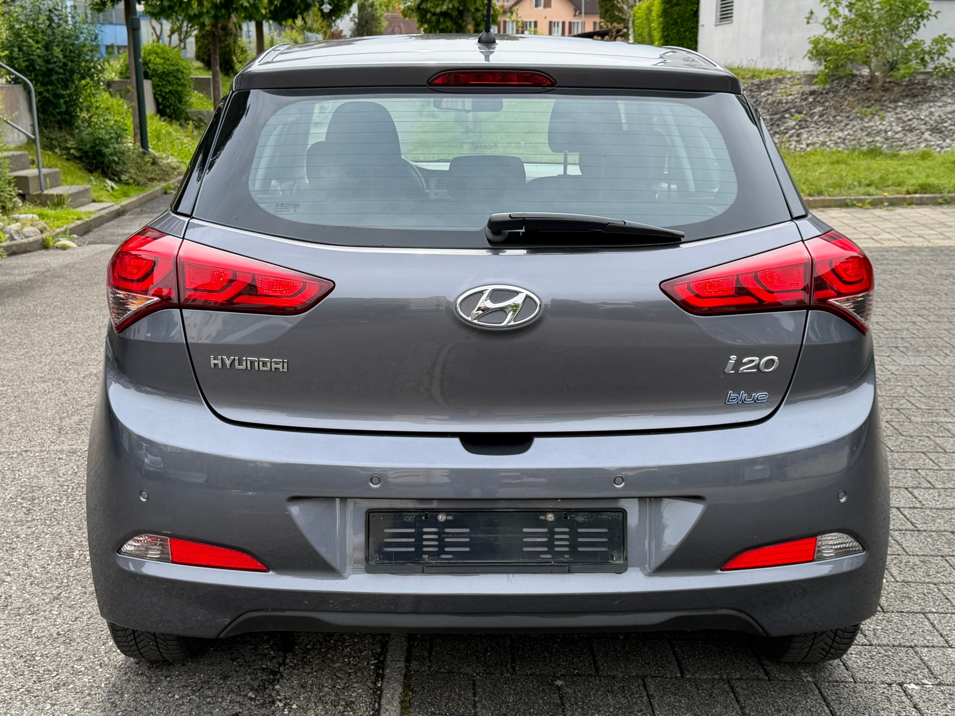 HYUNDAI i20 1.2 Amplia-image-4